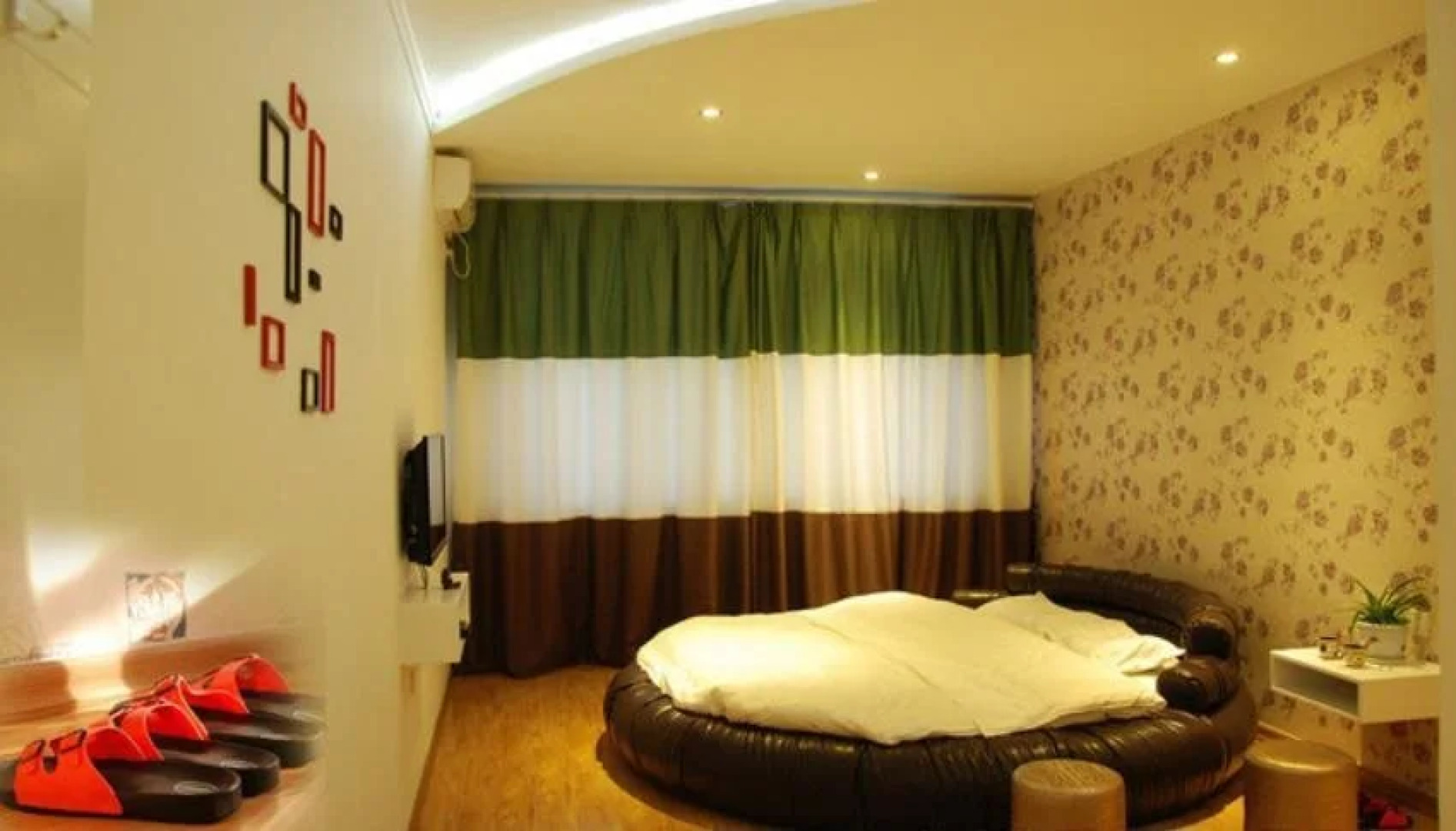 Tangtang Theme Inn