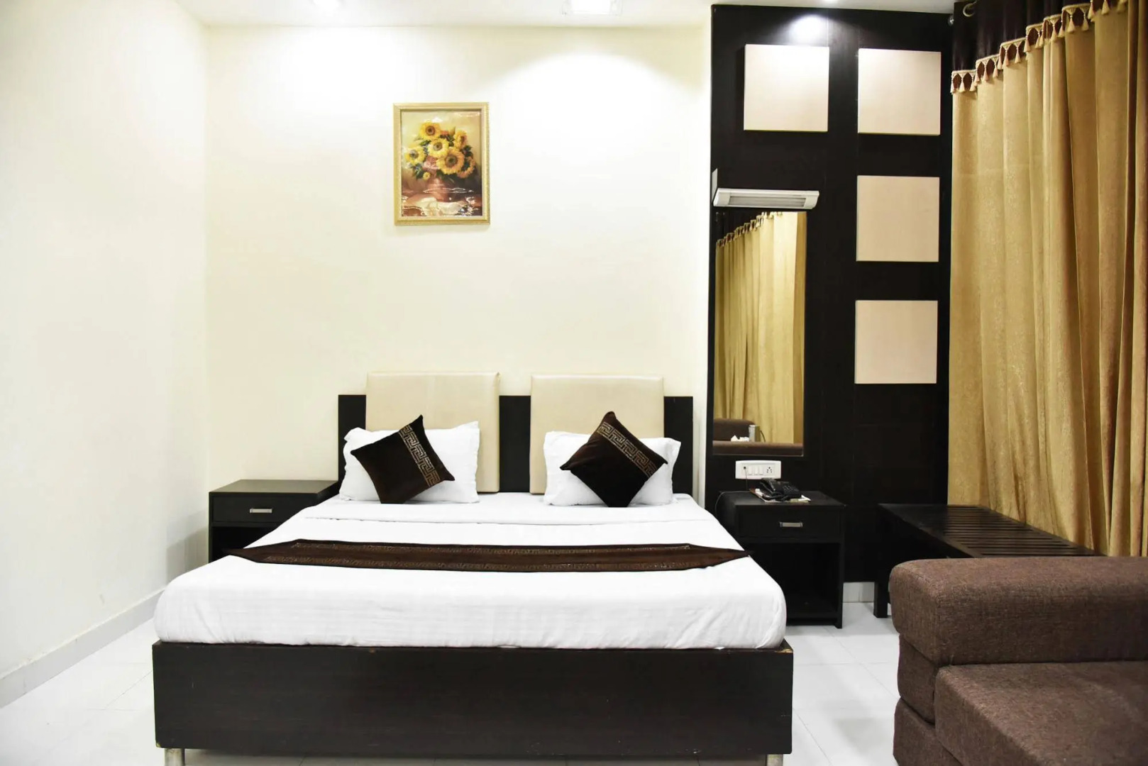 Hotel Akaal Residency