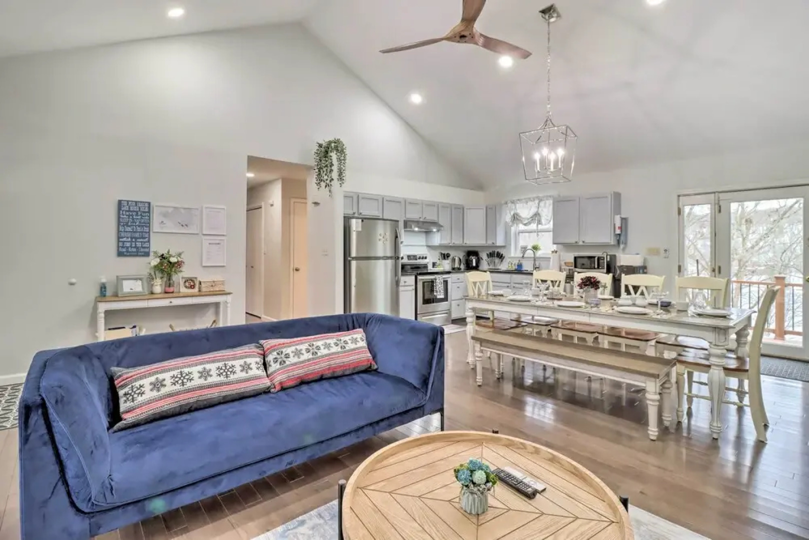 Gas Grill, Lake Access: Scenic Poconos Retreat!