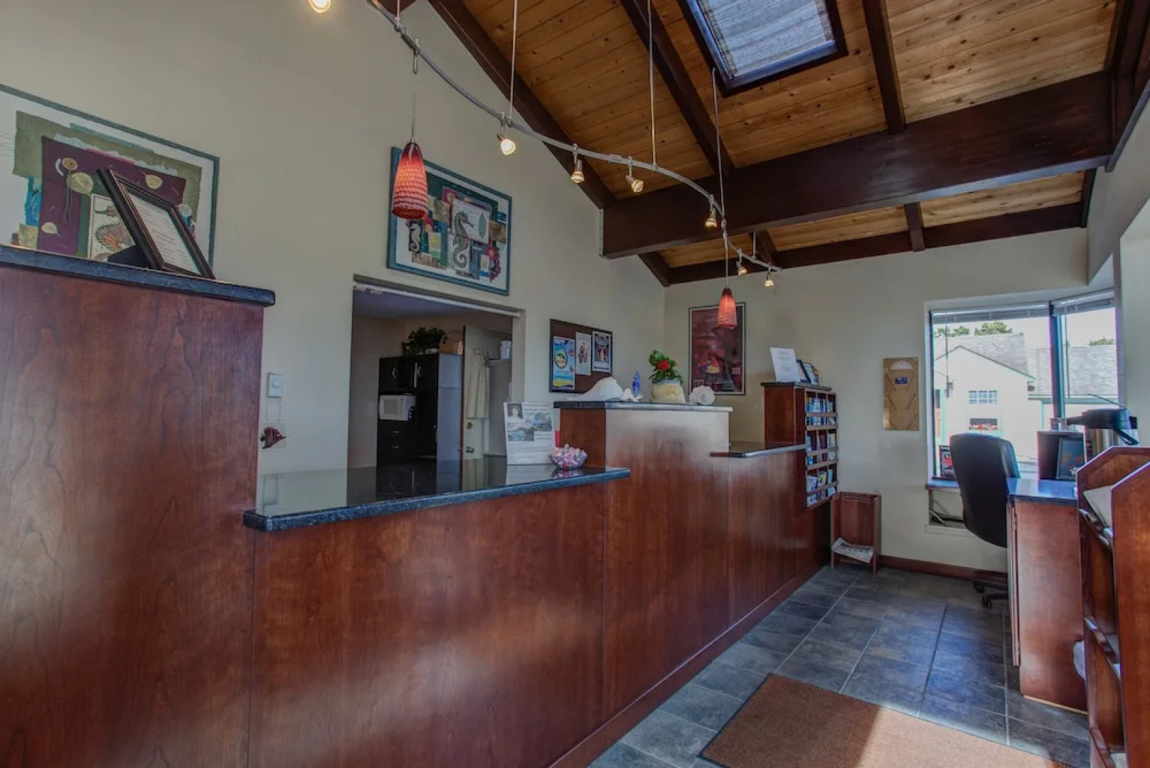 Seahorse Oceanfront Lodge