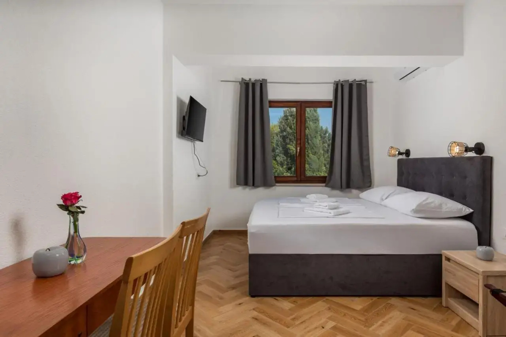 Vila Jadranka Apartments and Rooms