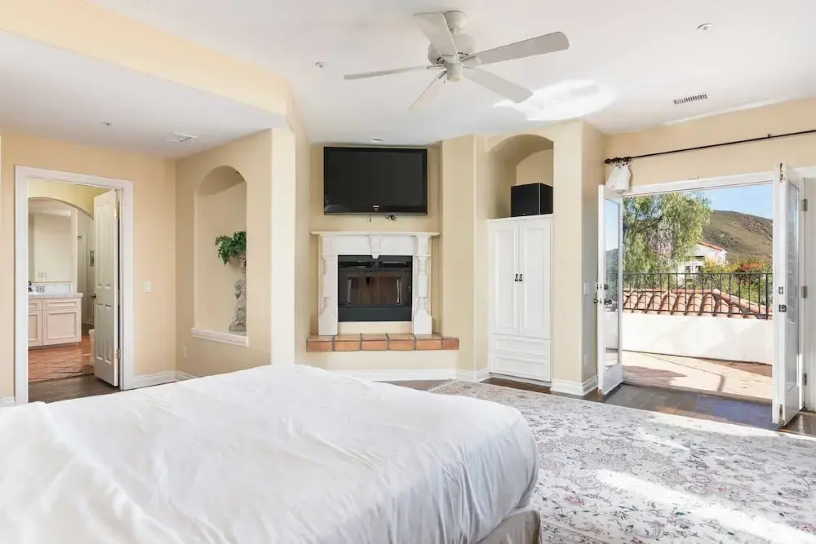 Private Estate w/ Pool, Hot Tub & Tennis Court Near Encinitas The Ranch by Avantstay