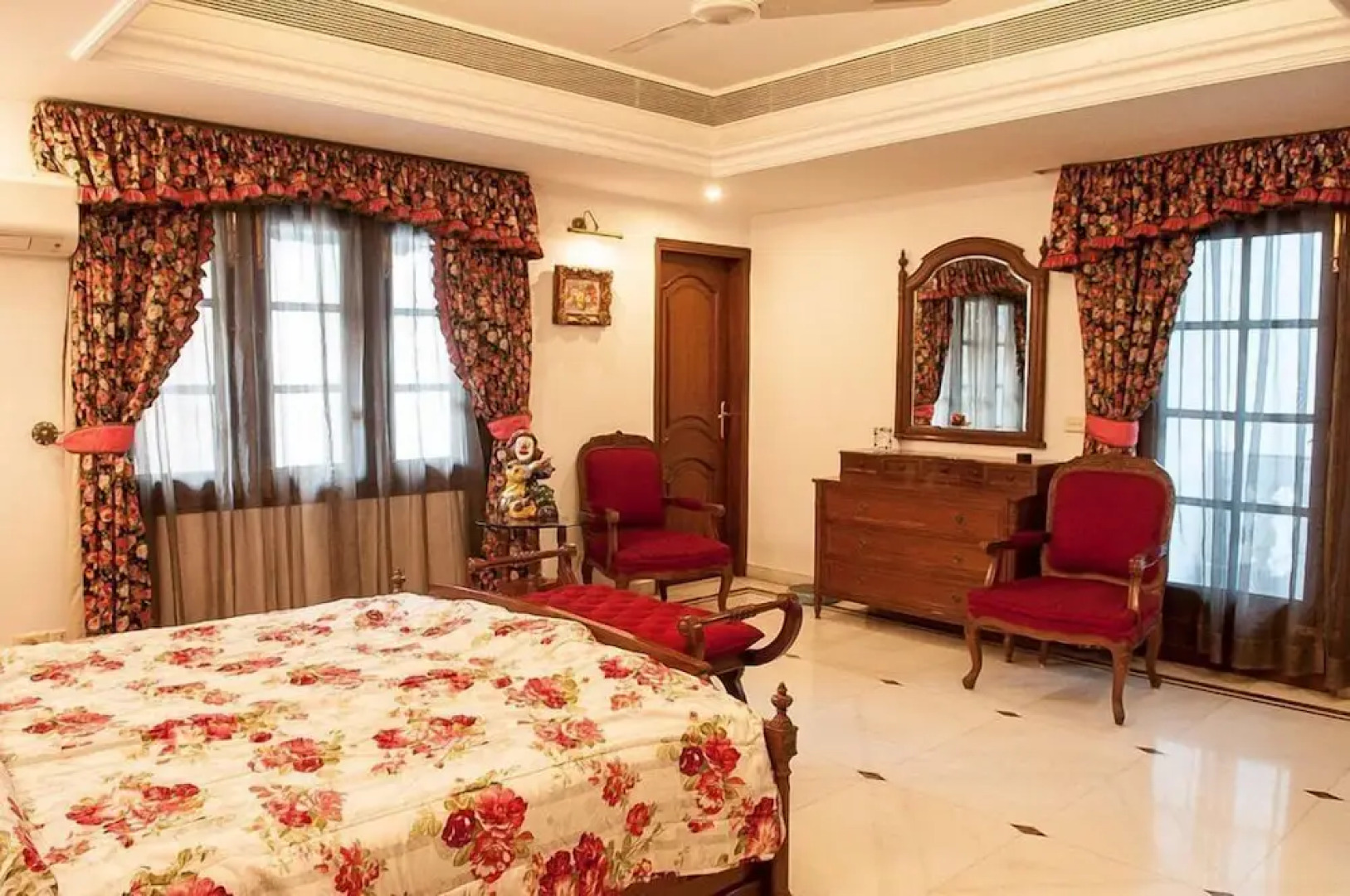 VILLA 33 Bed & Breakfast