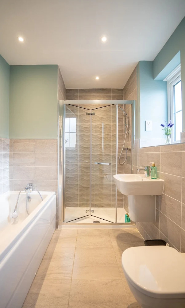 6 Bedroom New Build Detached House in Bicester