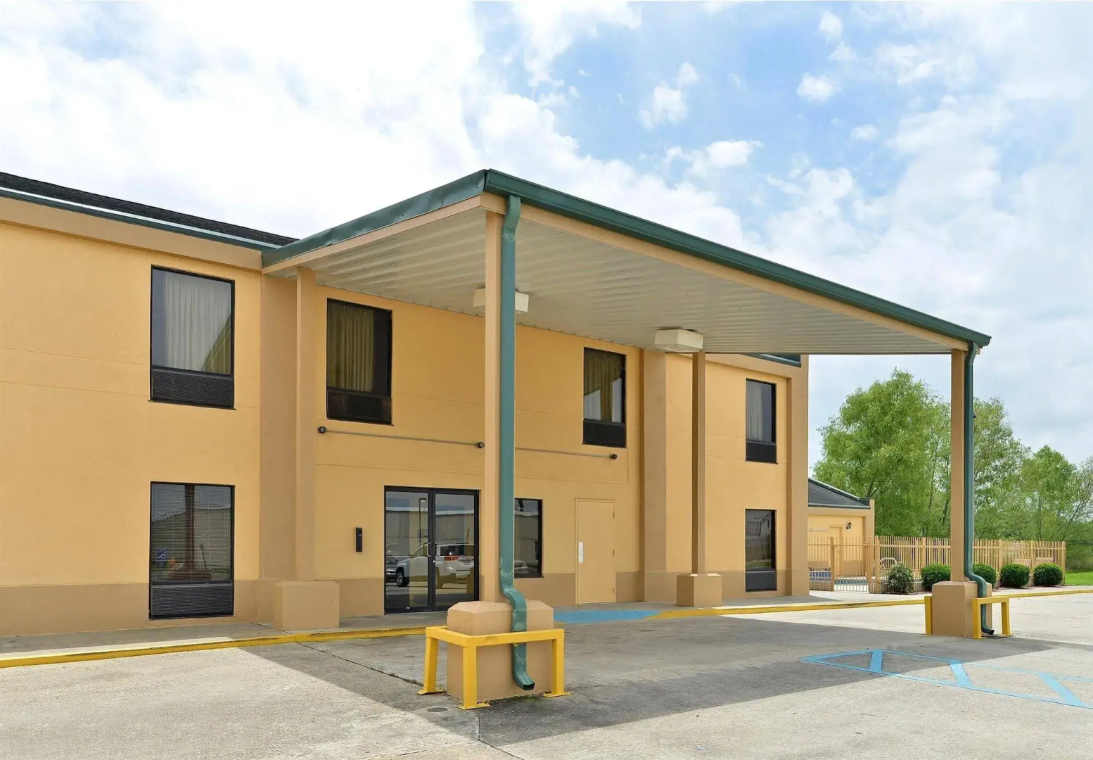 Executive Inn & Suites Breaux Bridge, LA