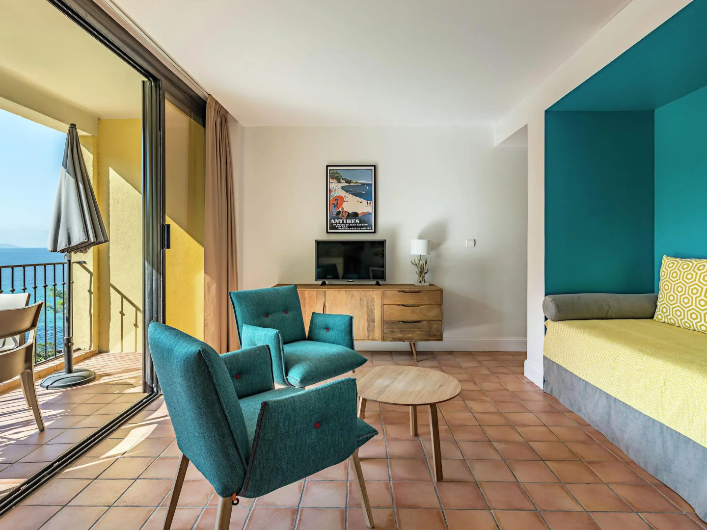 Stylish apartment with AC, located on a beautiful bay