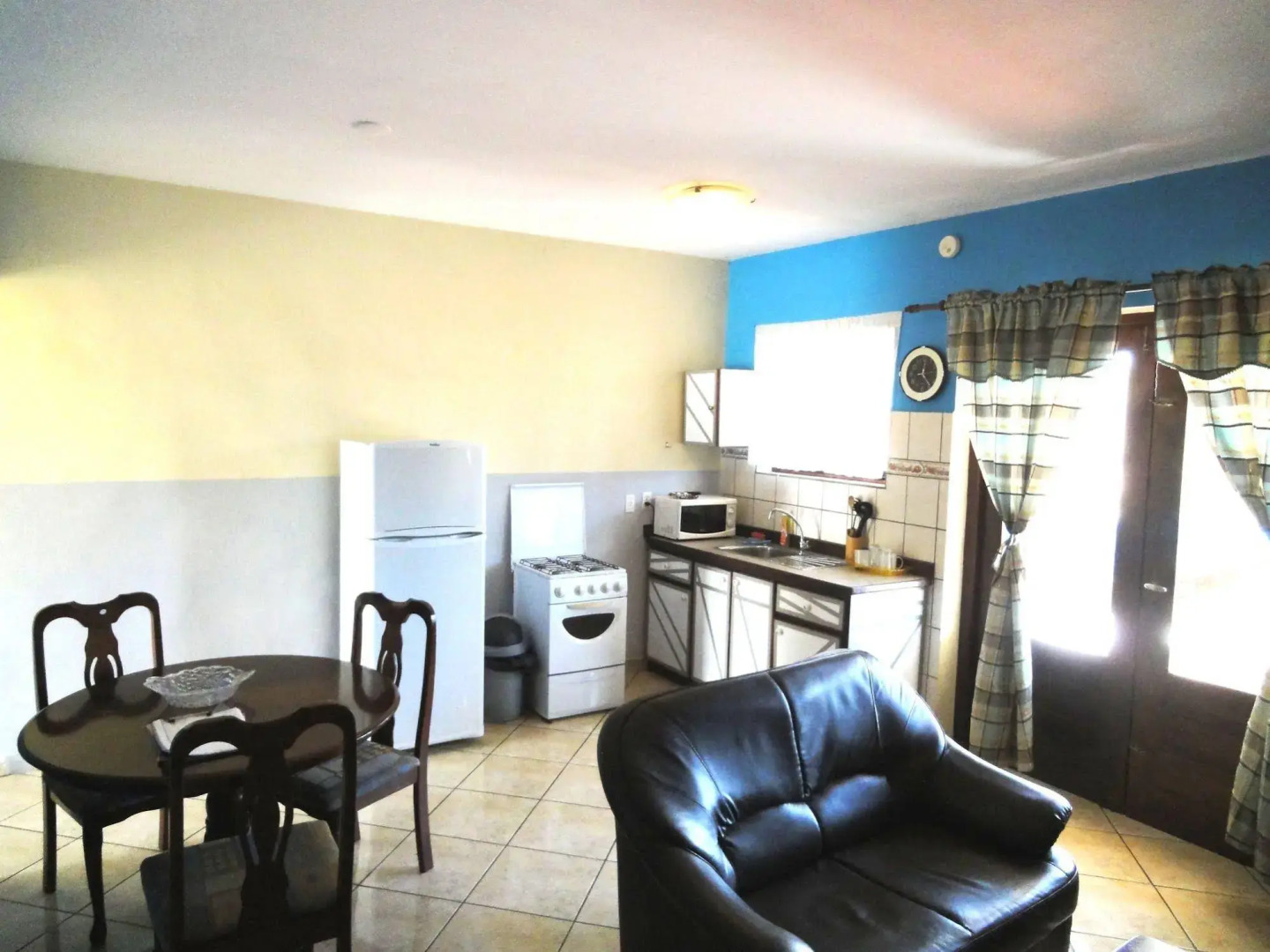 Sea Horizon Apartments (across from Mambo Beach)