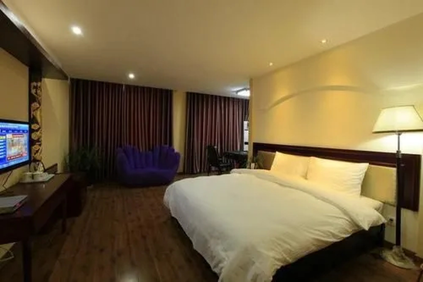 Zhangjiajie Base Area International Youth Hostel