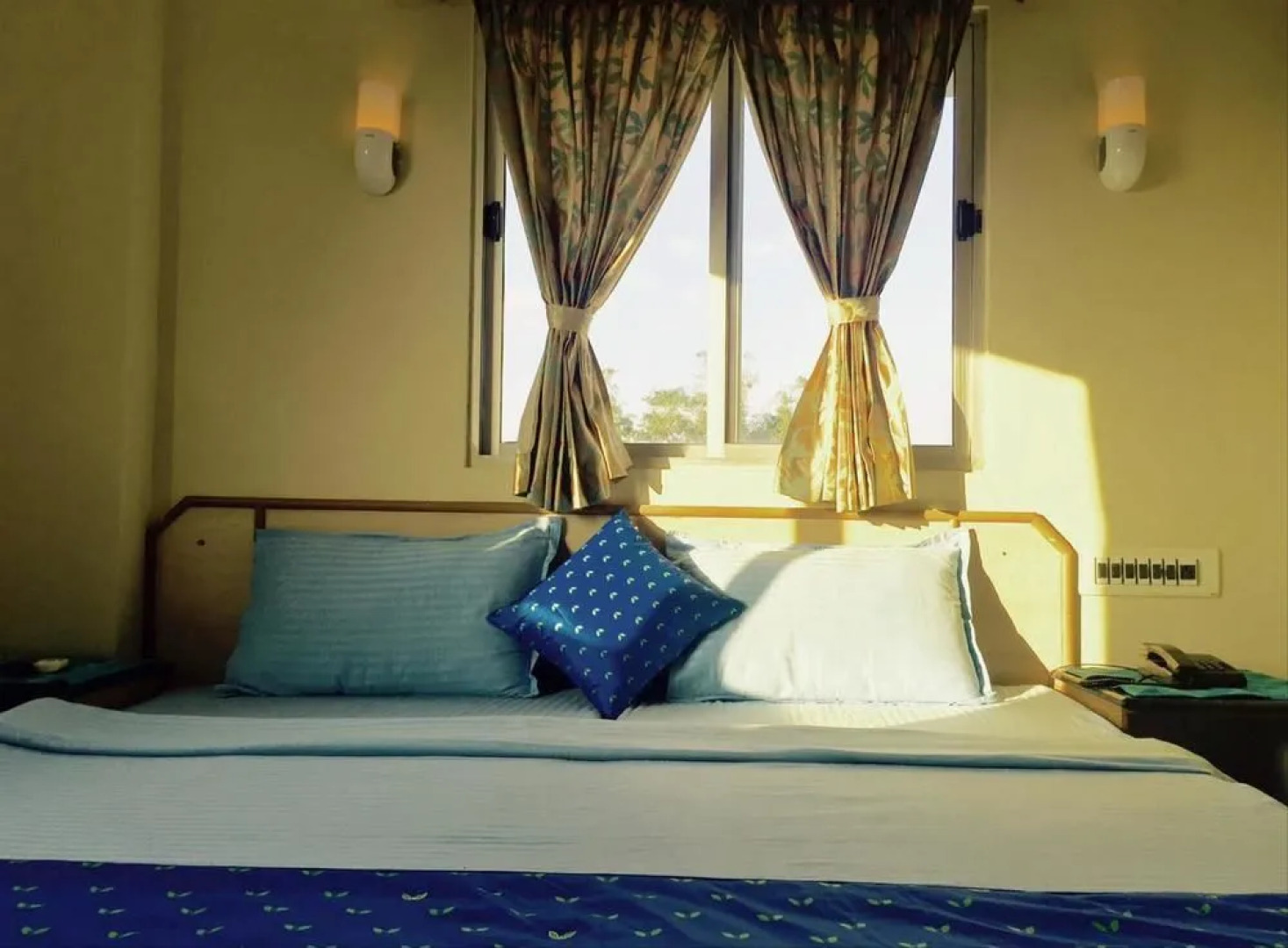 Vedanta Wake up Arapalayam Bus Stand