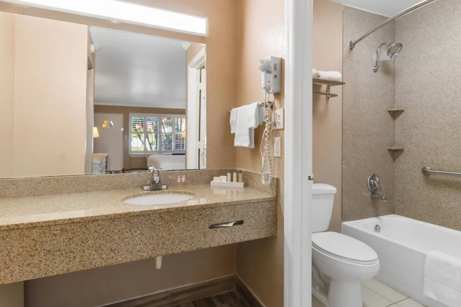 Vero Beach Inn & Suites