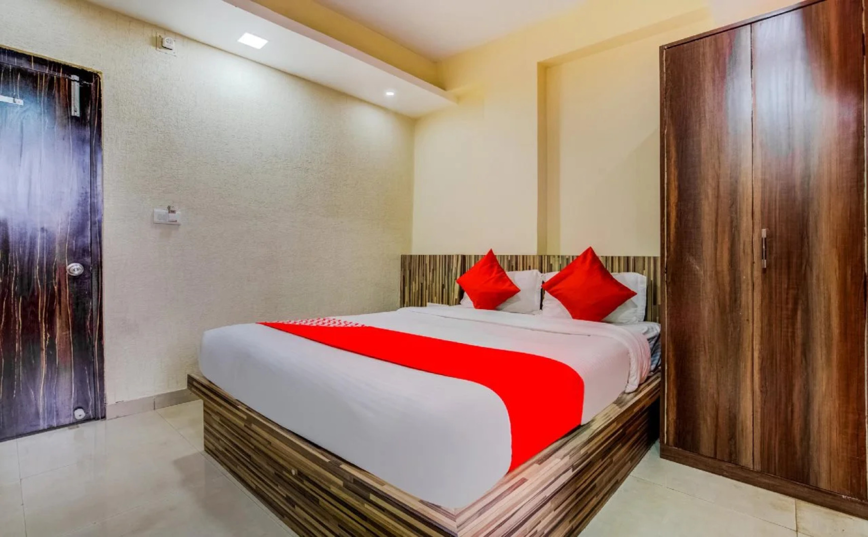 The Grand Yash By OYO Rooms