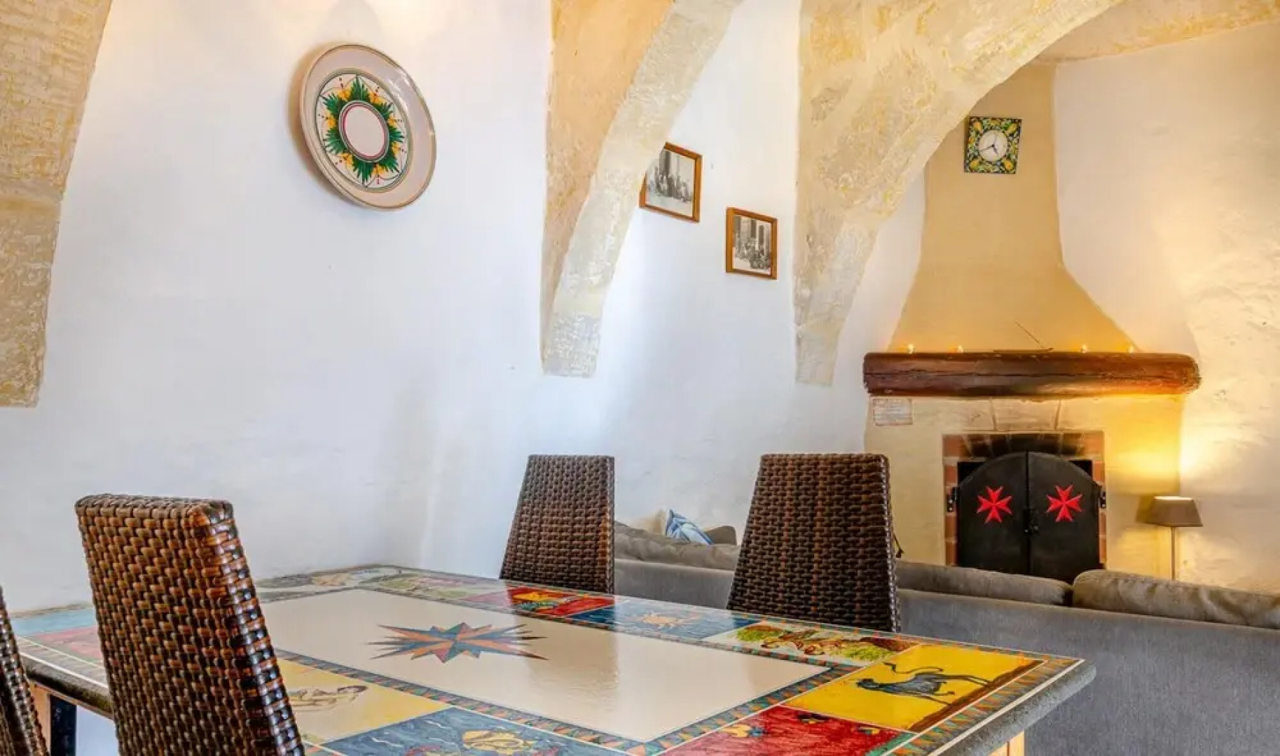 Studio w Courtyard in a Traditional Country Home