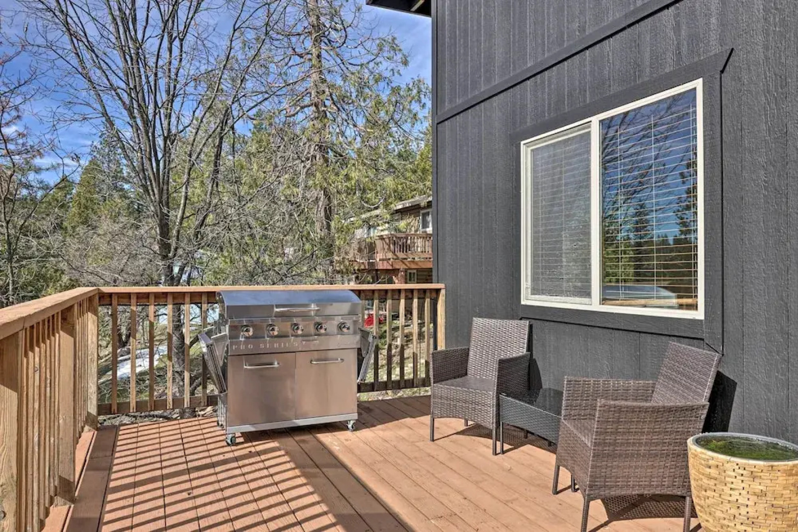 Near Hiking + Wineries: Arnold Cabin w/ Deck!