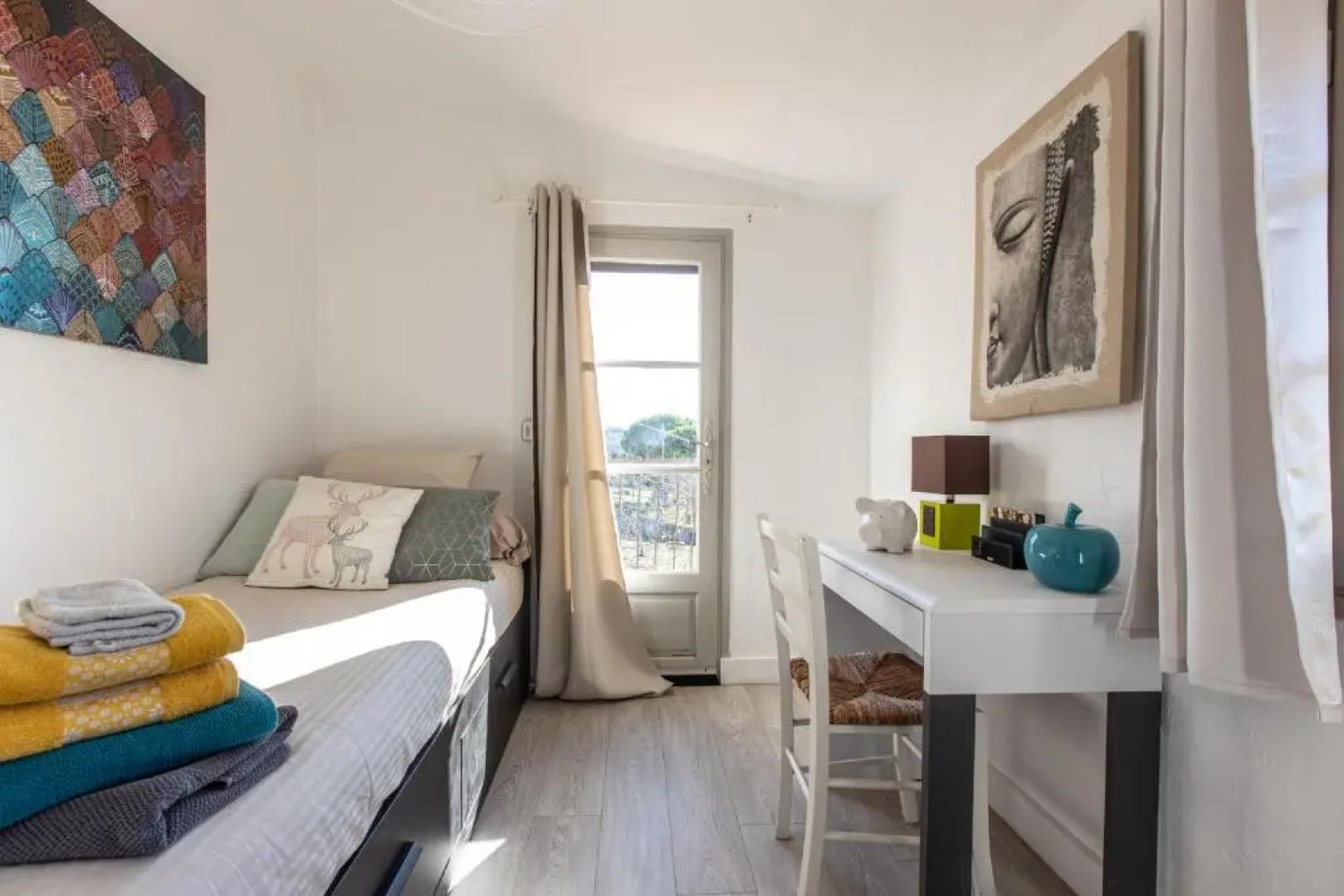 Charming Little Bucolic House 5-Min From City