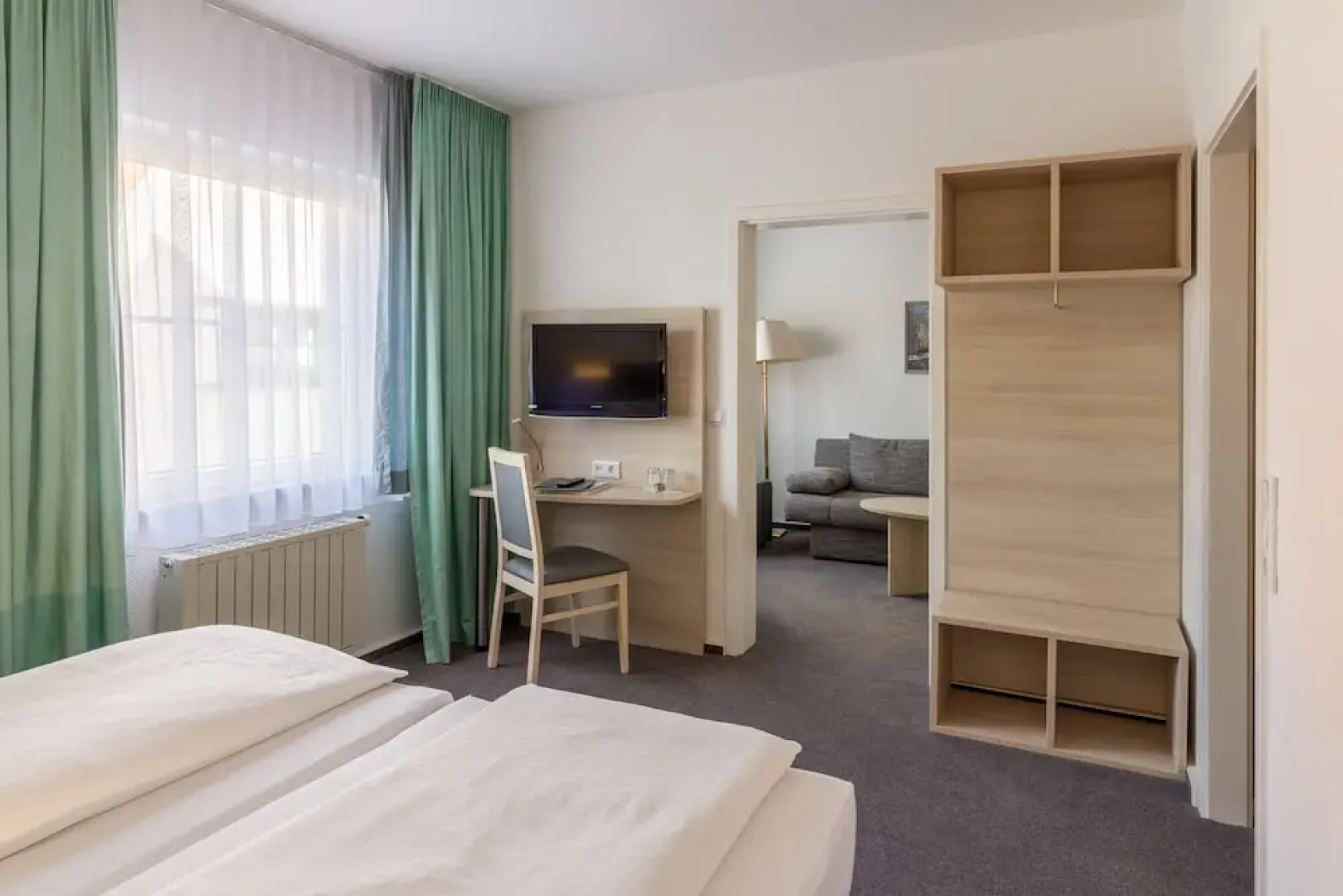 Hotel & Restaurant 5 Linden