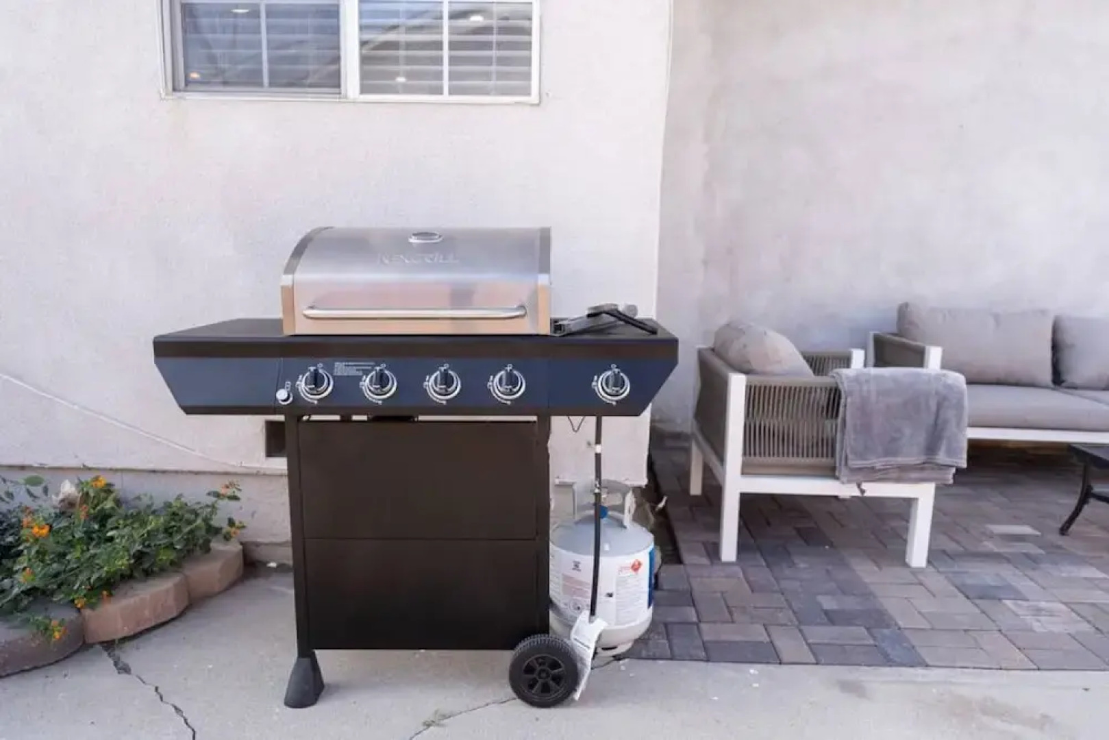 Large 4-bedroom House With AIR Hockey Table Close TO Disneyland IN Orange County p41