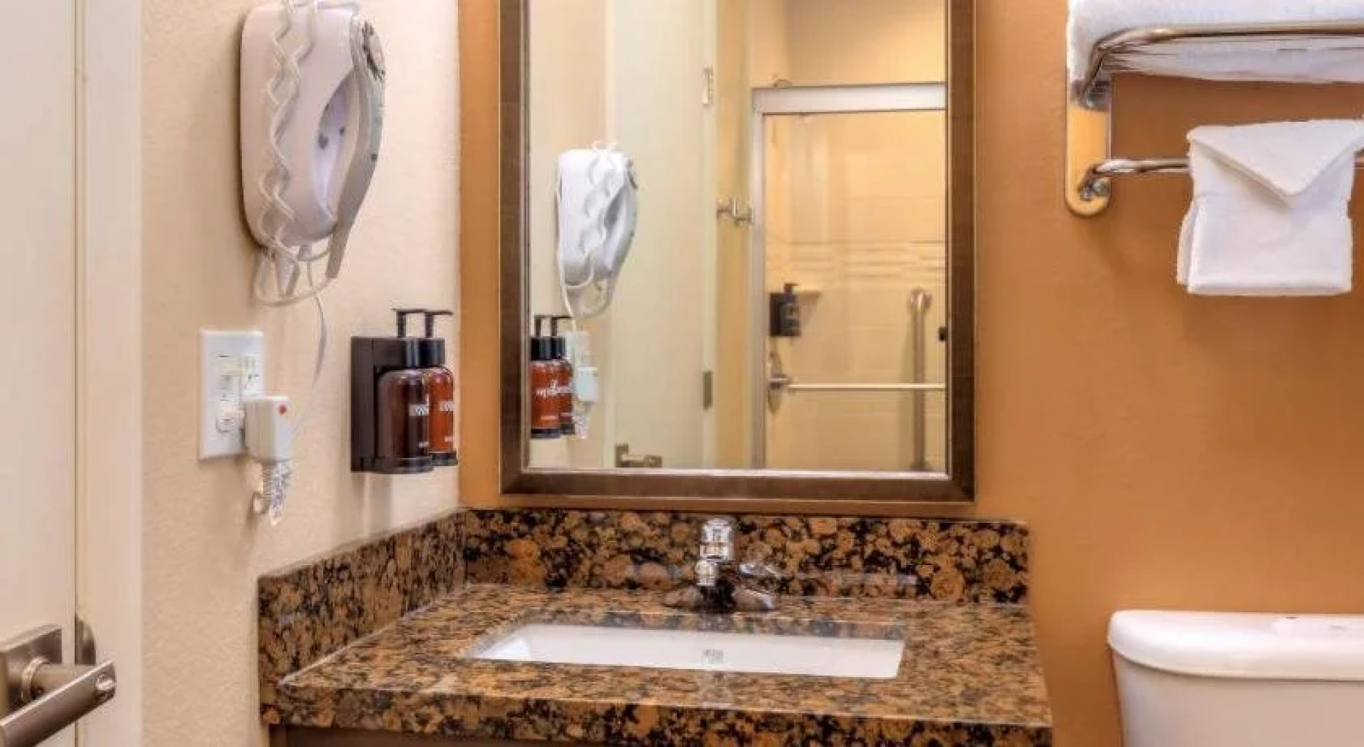 Boulder University Inn