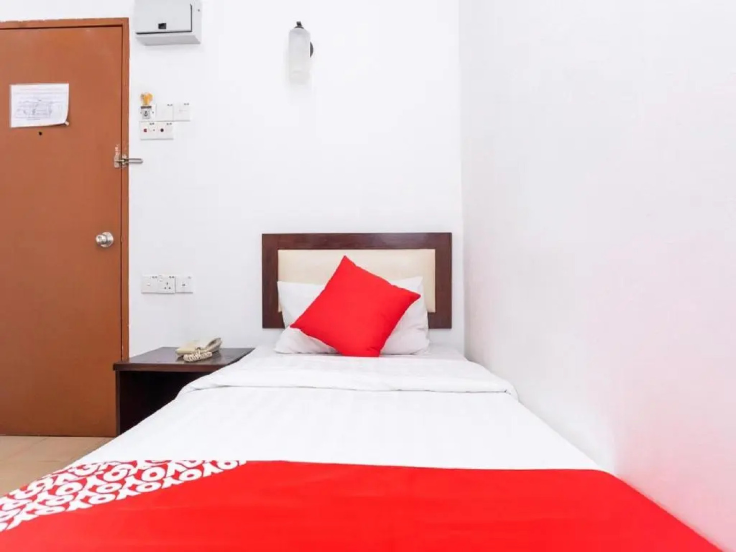 OYO 90742 I-home Hotel