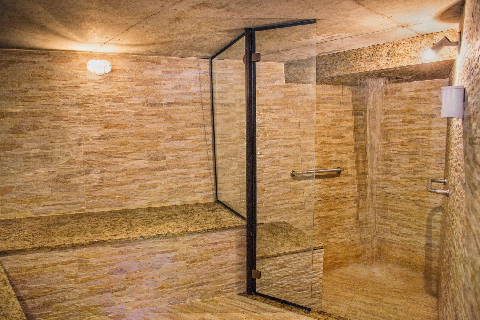 Sitio na Serra dos Orgaos com rio de aguas cristalinas