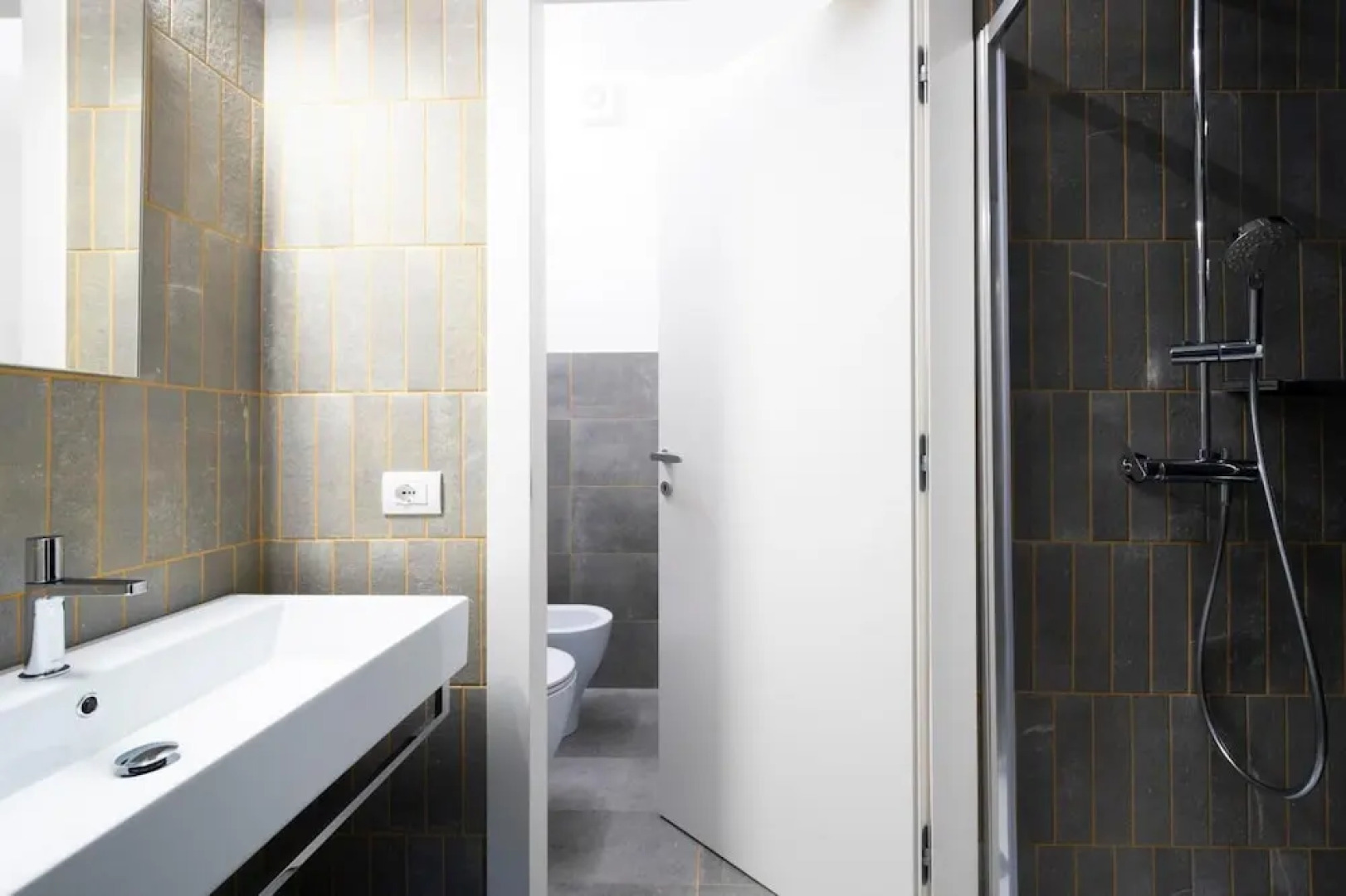 Alkamuri Posh Hotel Spa - 101 Suite Deluxe