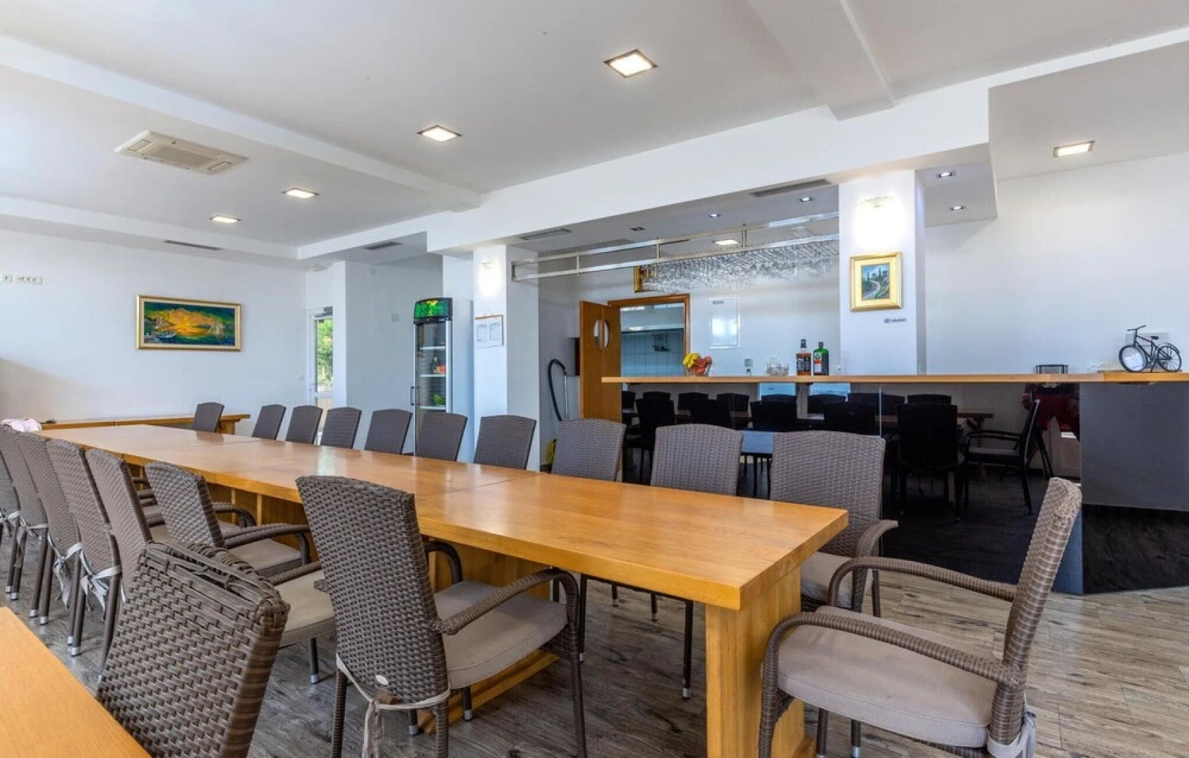 Amazing Home in Mravince With Sauna, Wifi and 9 Bedrooms