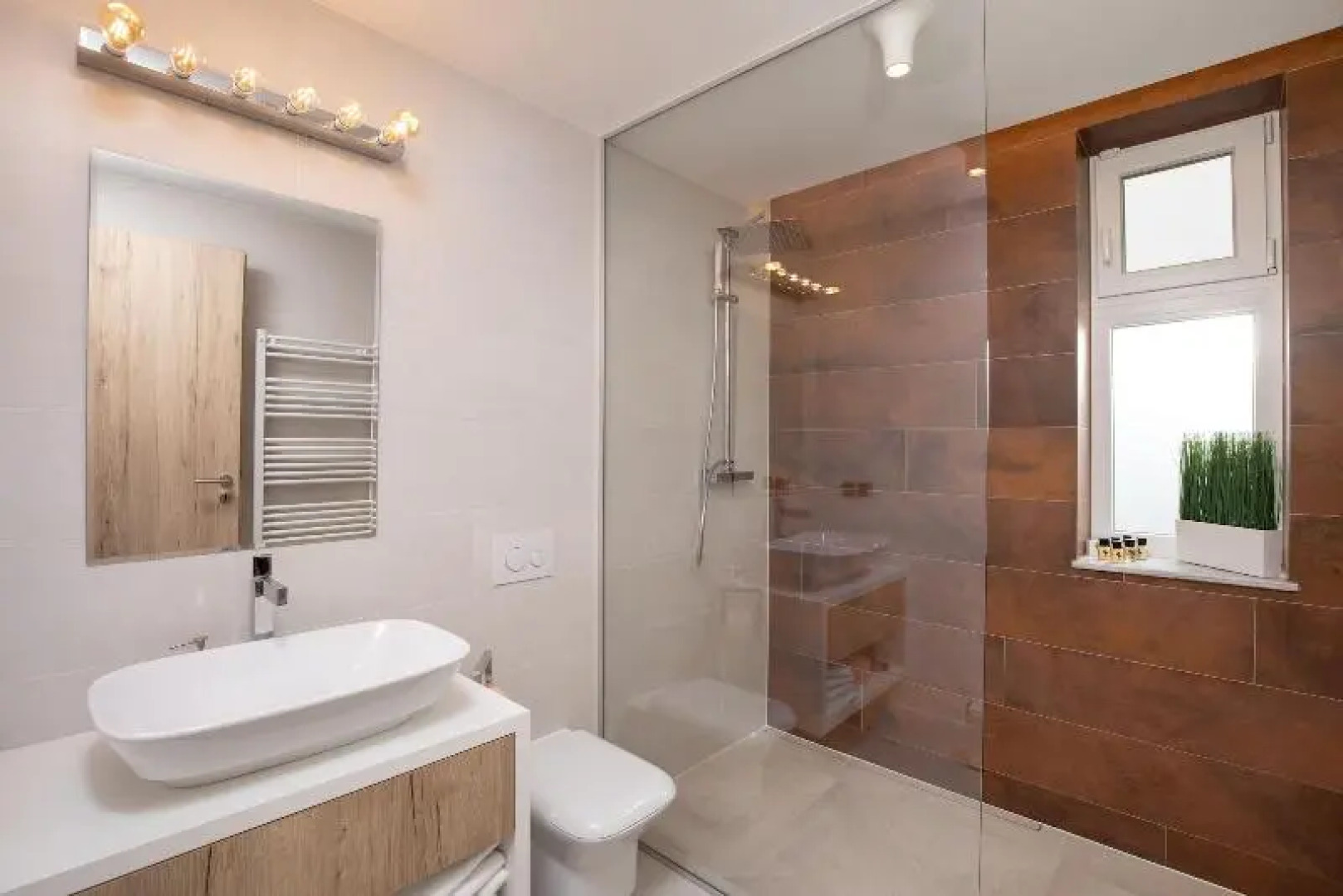 Kanopian Penthouse Hotel