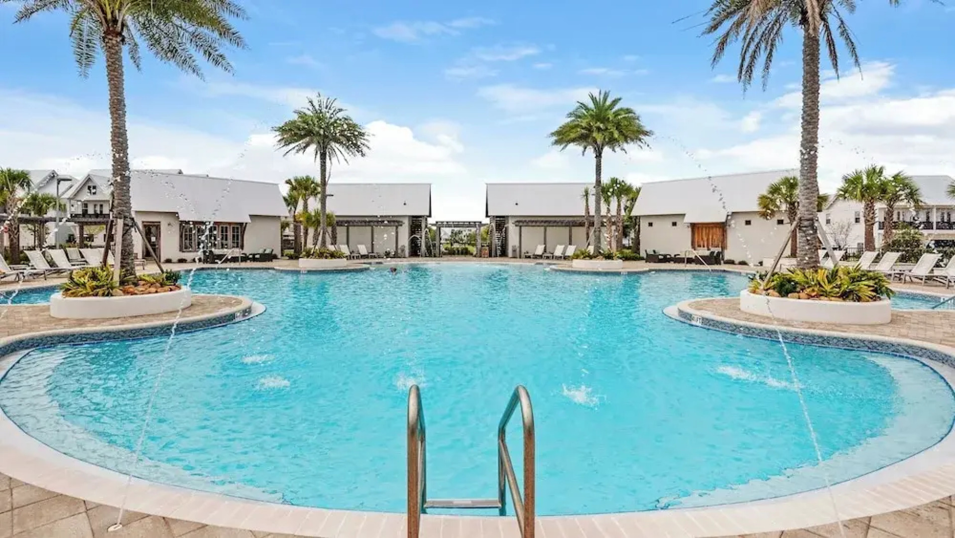 Modern Prominence Home ~ Game Room, 4 Bikes, Sleeps 13, Pet Friendly!