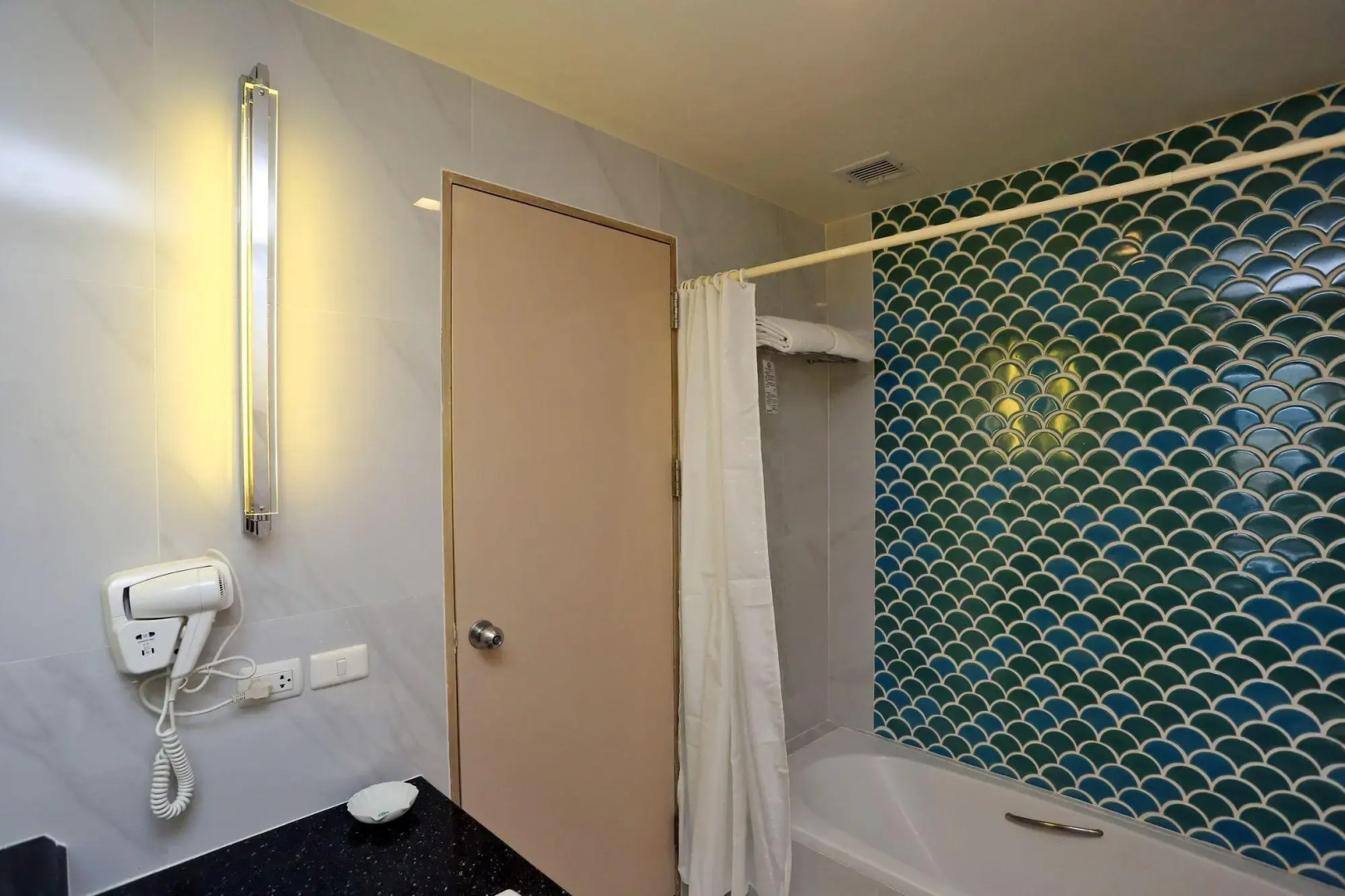 The Royal Paradise Hotel & Spa