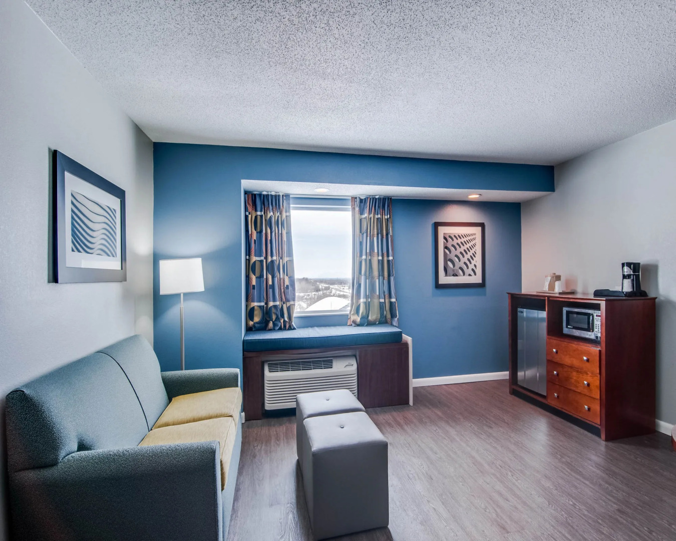 Clarion Pointe Staunton East