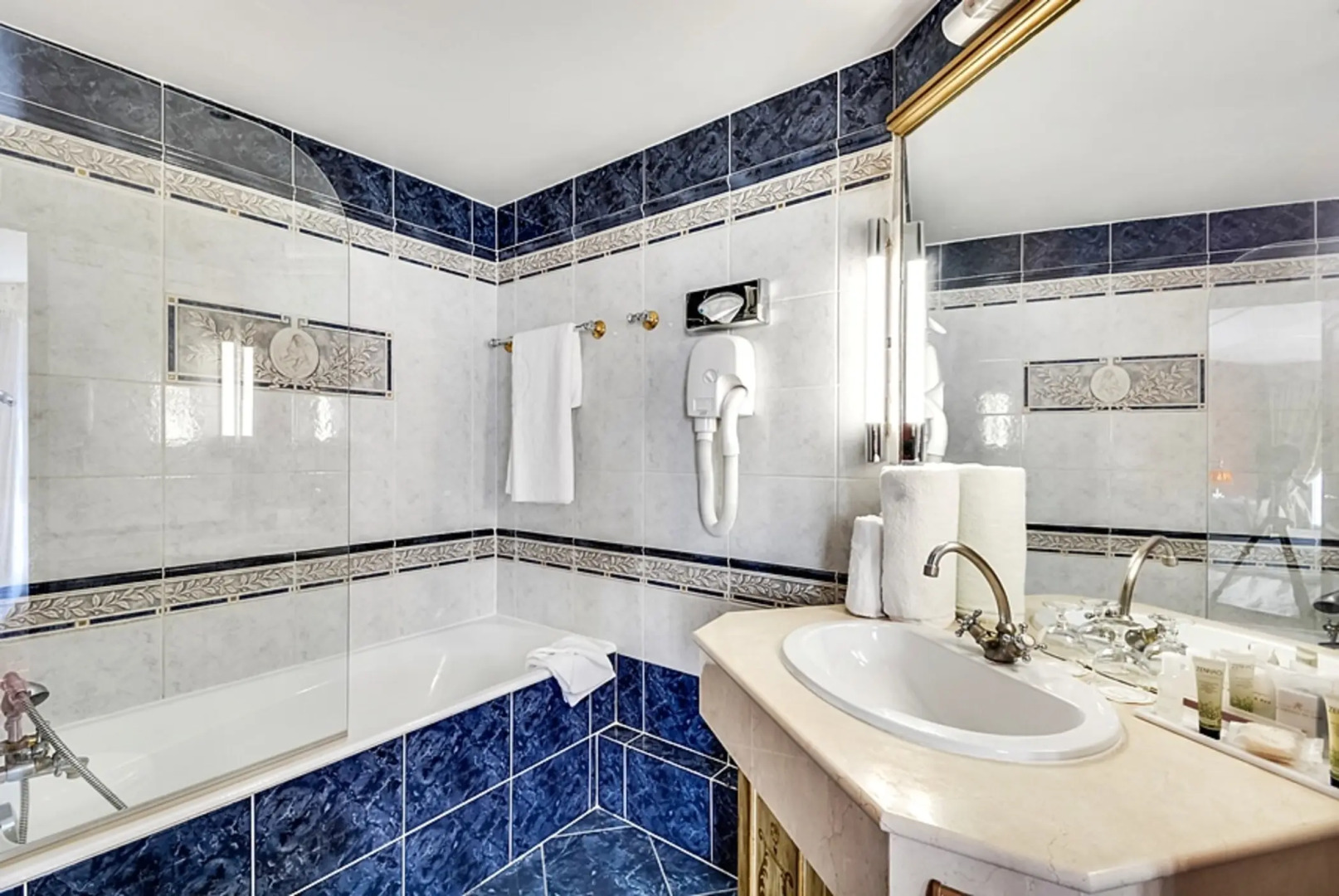 Le Monsieur by Sweett