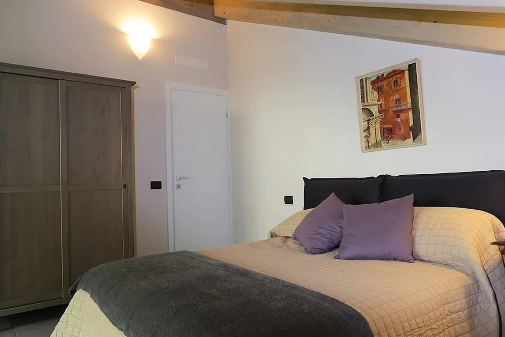 Stunning Family Friendly Italian Lakes 3 bed Villa With Pool, Wifi, Bbq, Lake Views