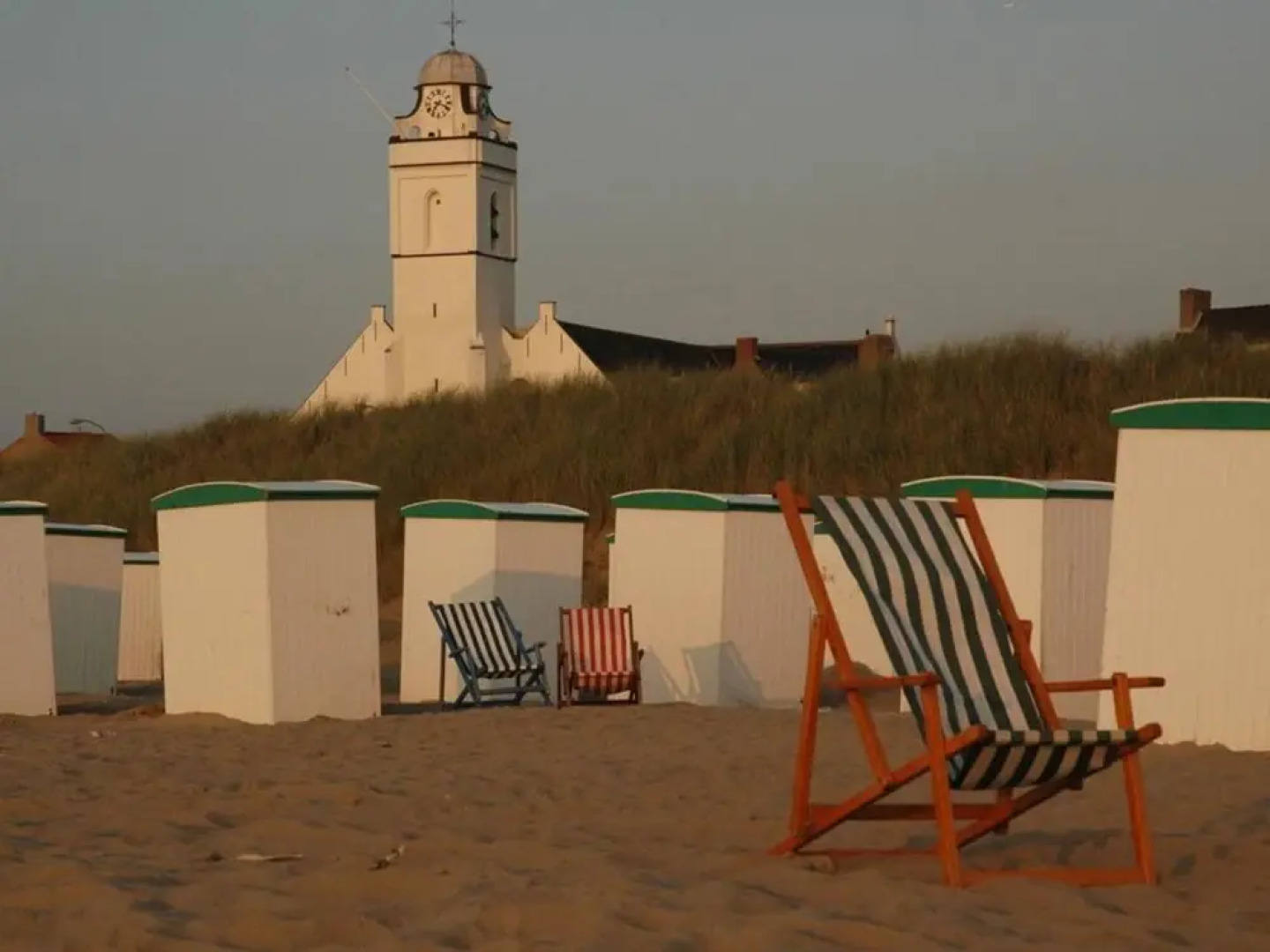 Spacious and Comfortable Holiday Home in Modernised Drive-in House