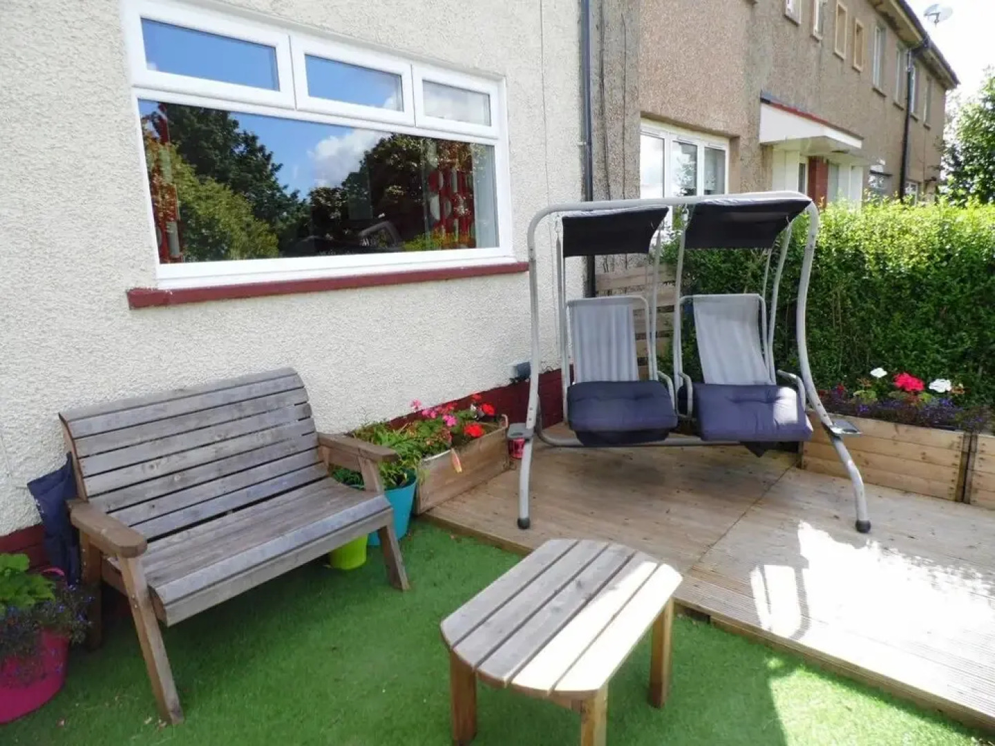 Near GLA Airport - Ideal hub for Paisley & Glasgow