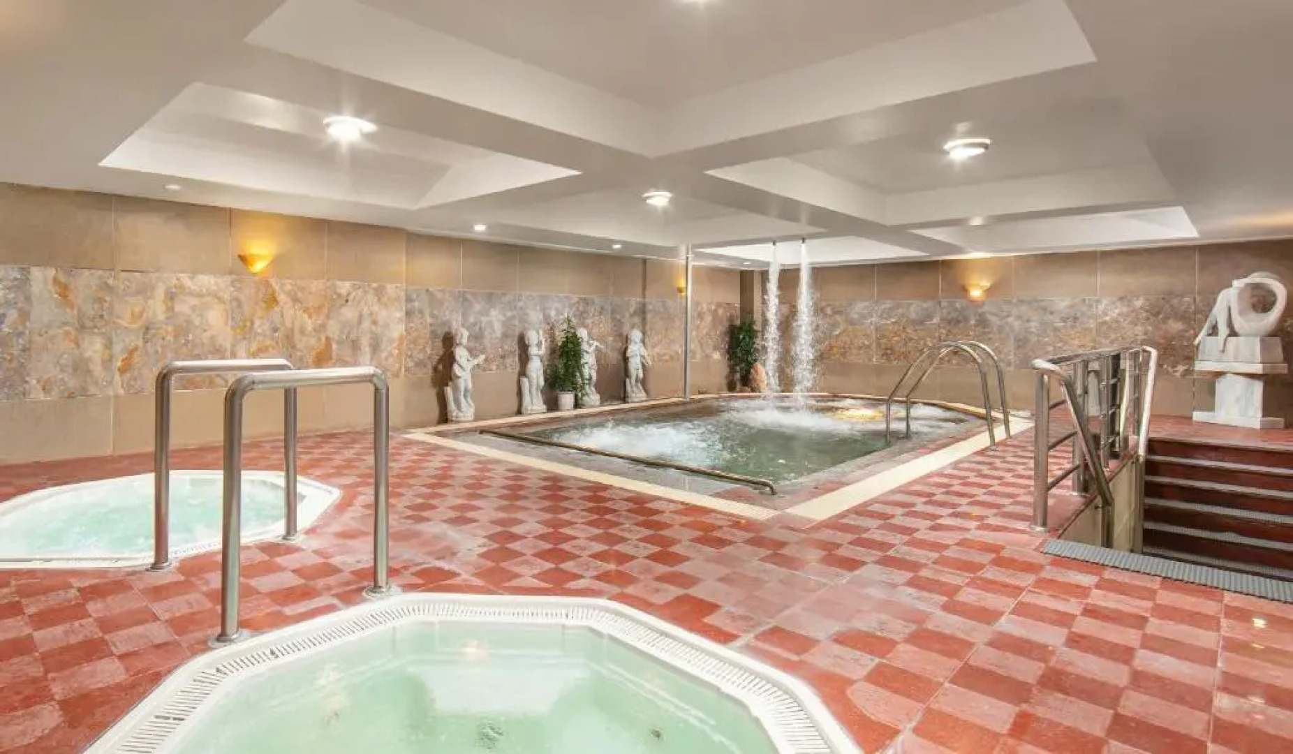 Nam Cuong Hai Duong Hotel