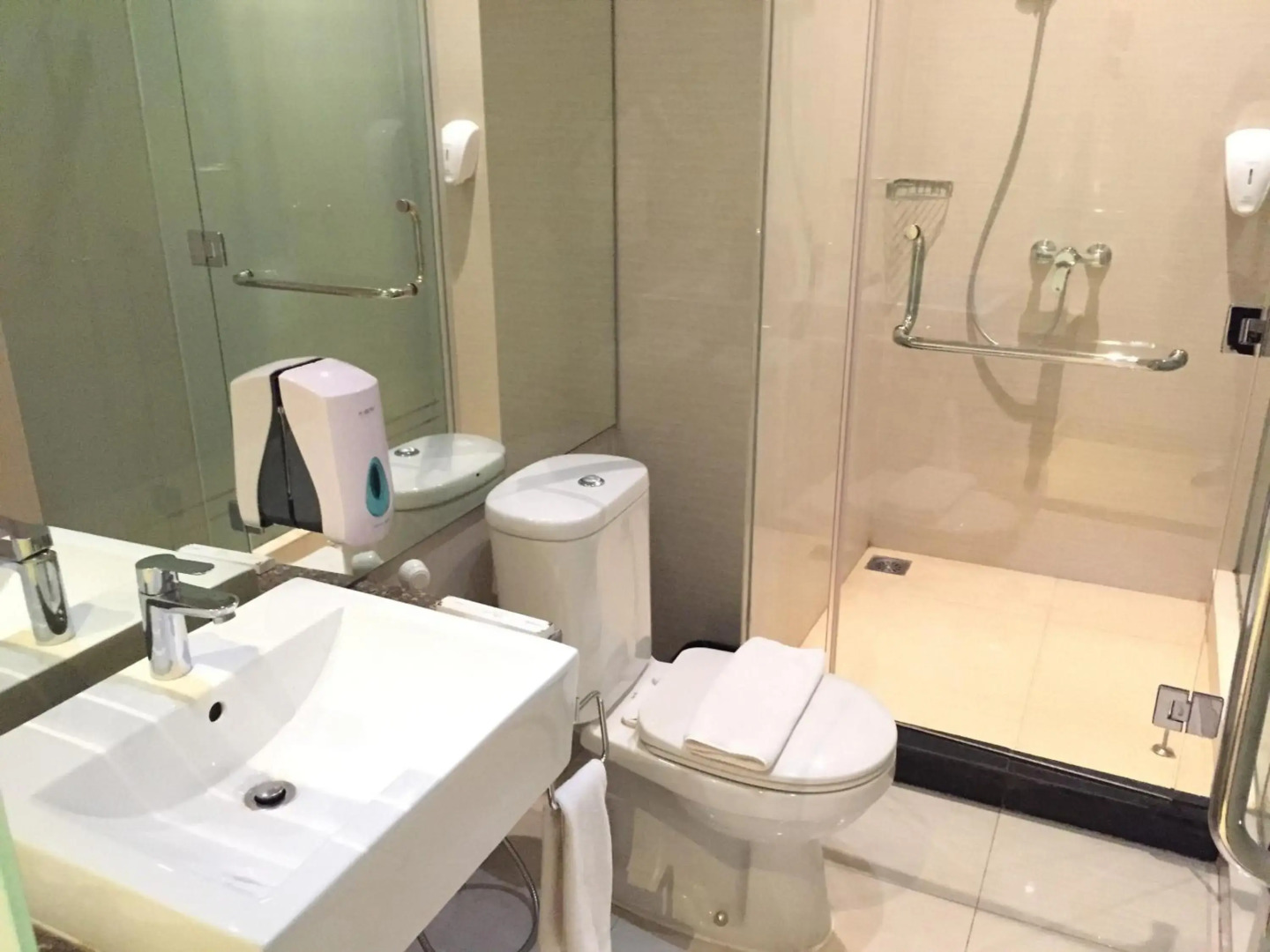 Whiz Prime Hotel Kelapa Gading