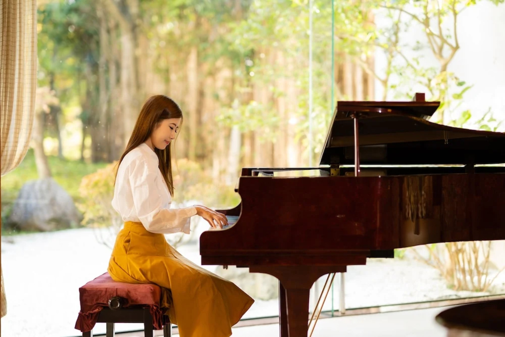 Hotel Hoho "A hotel overlooking the Echigo Plain and the Yahiko mountain range"