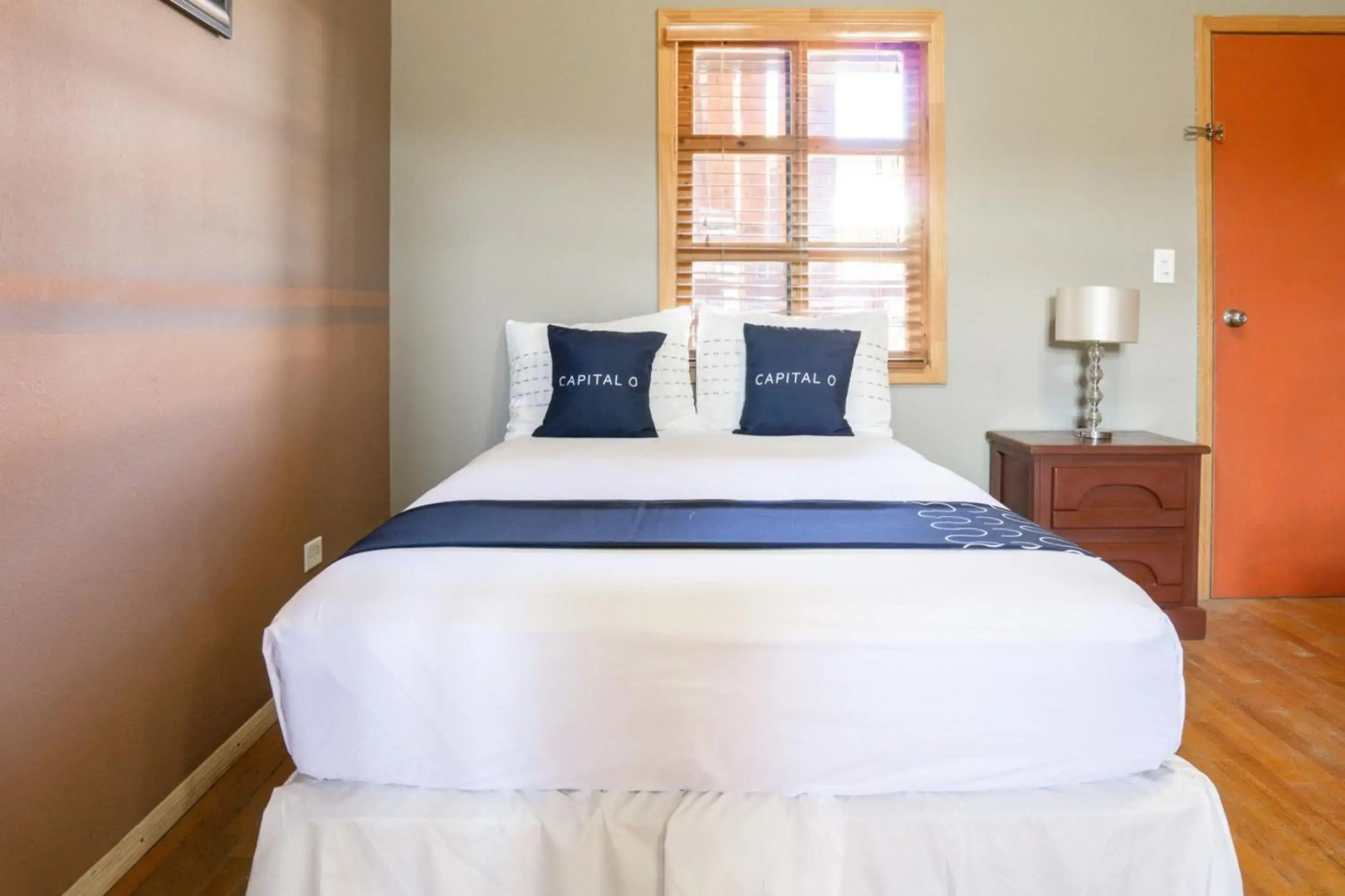 Capital O Hotel Villa Azura