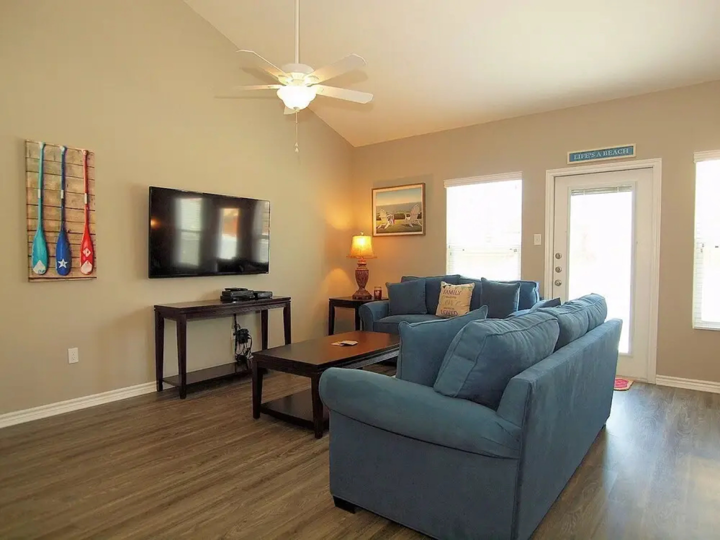 Nemo Cay Resort D142 Poolside by RedAwning