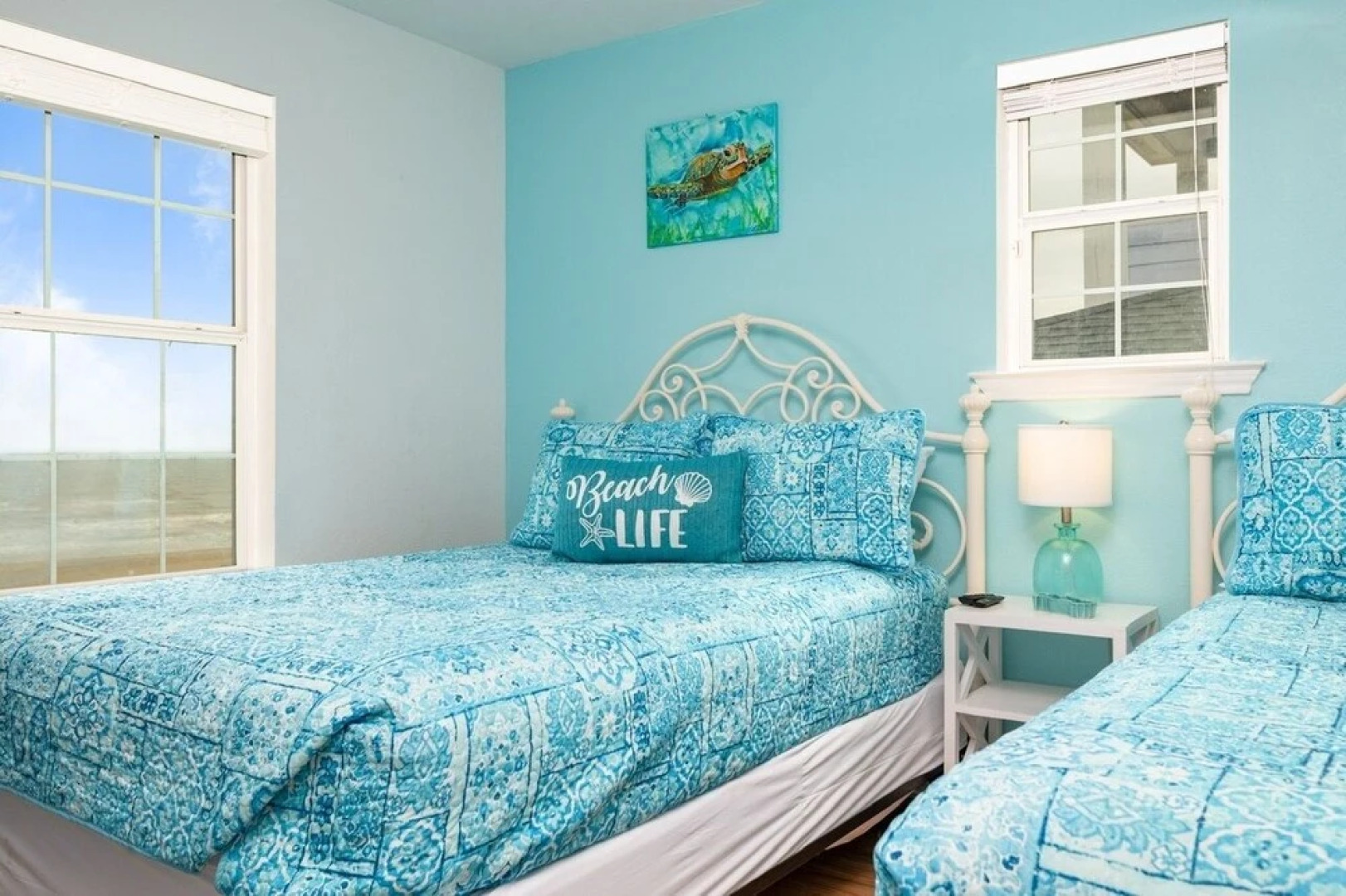 A Texas Star 3 Bedroom Home by RedAwning