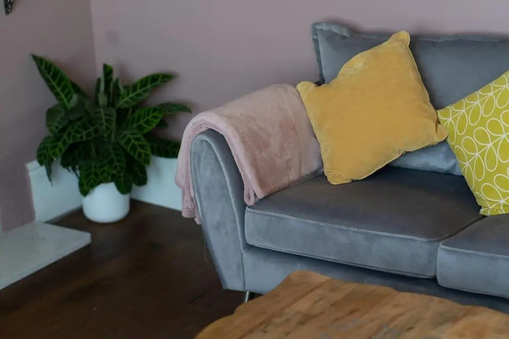 Stylish Beachfront Luxury With Sweeping Sea Views