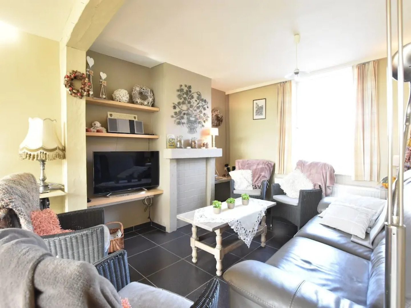 Graceful Holiday Home in Beveren aan de Ijzer With Terrace