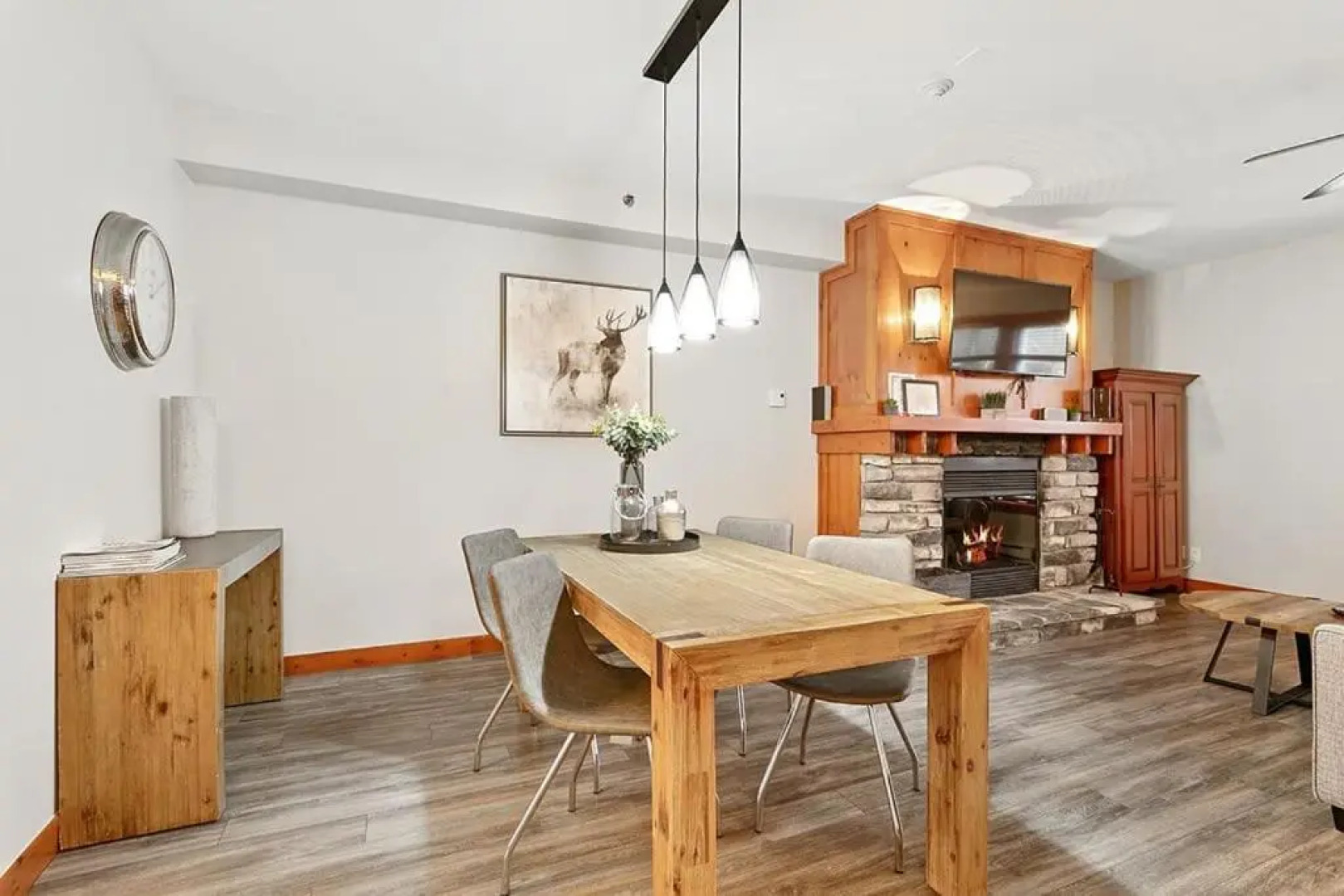 Les Eaux 225-1 by Escapades Tremblant