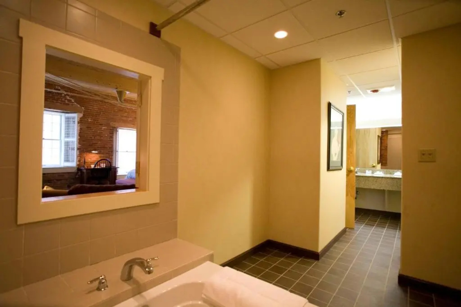 The Common Man Inn & Restaurant