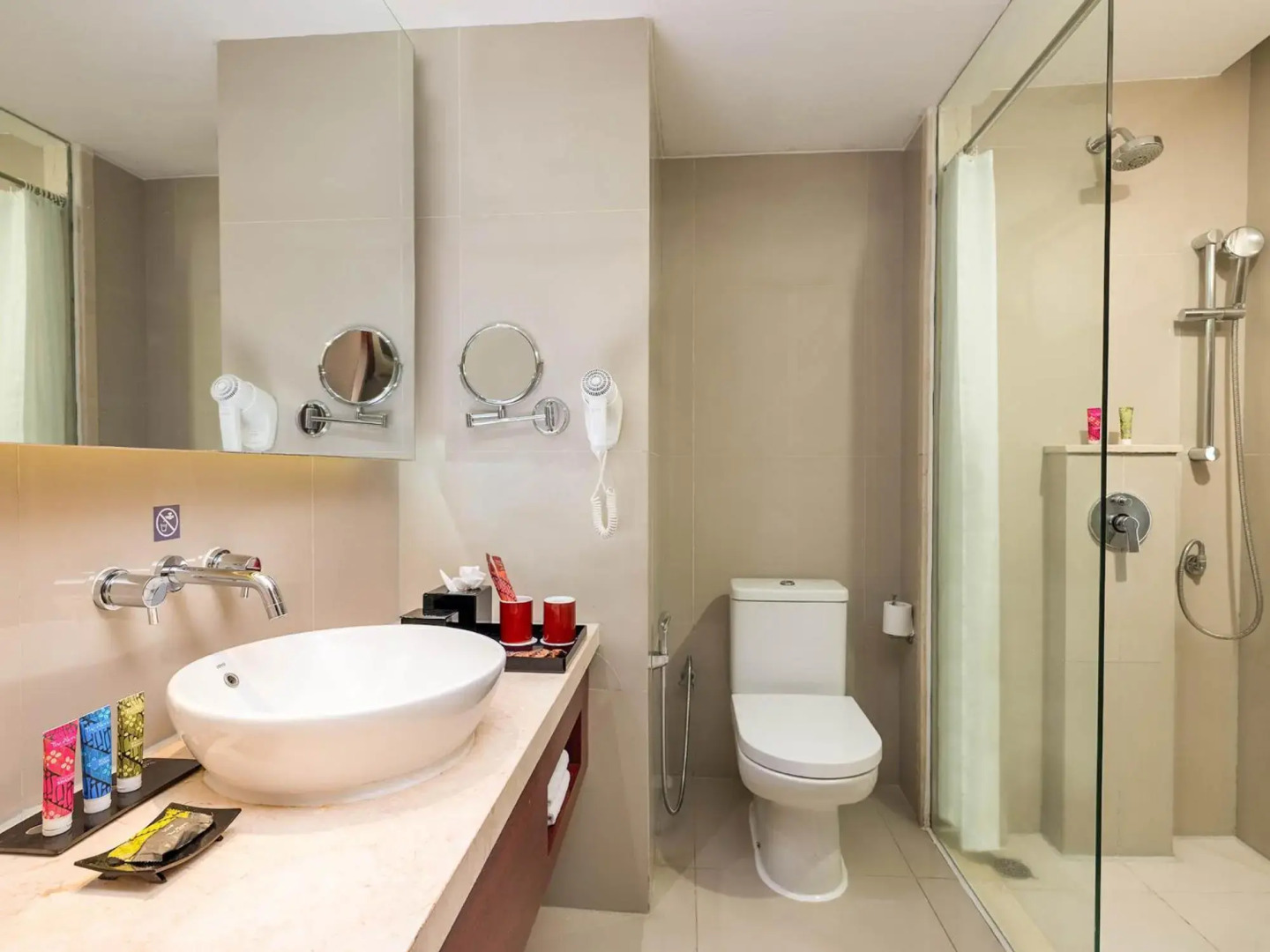 S Box Sukhumvit Hotel