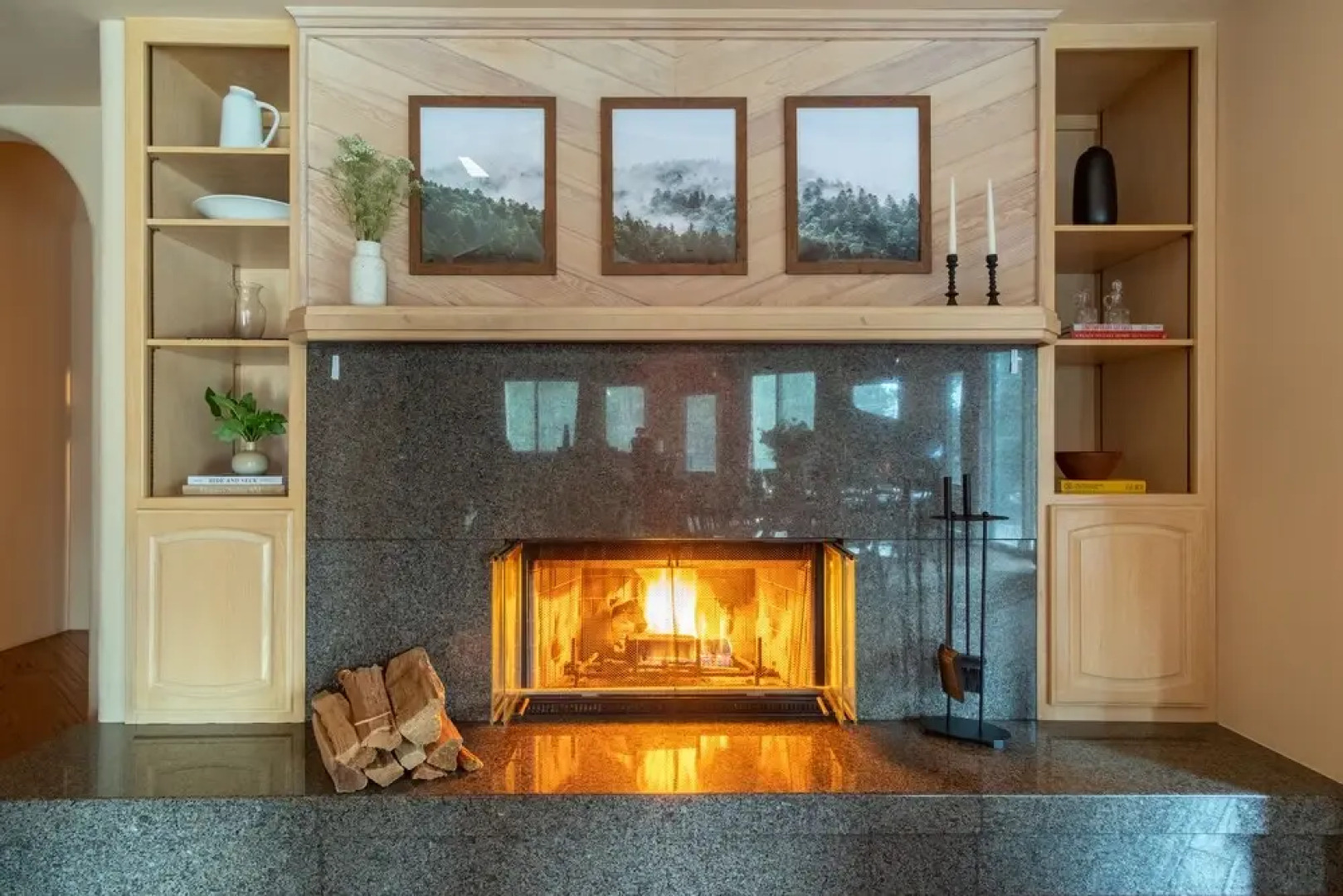 Ponderosa by Avantstay Spacious Cabin w/ Large Deck & Hot Tub 10min to Mtn