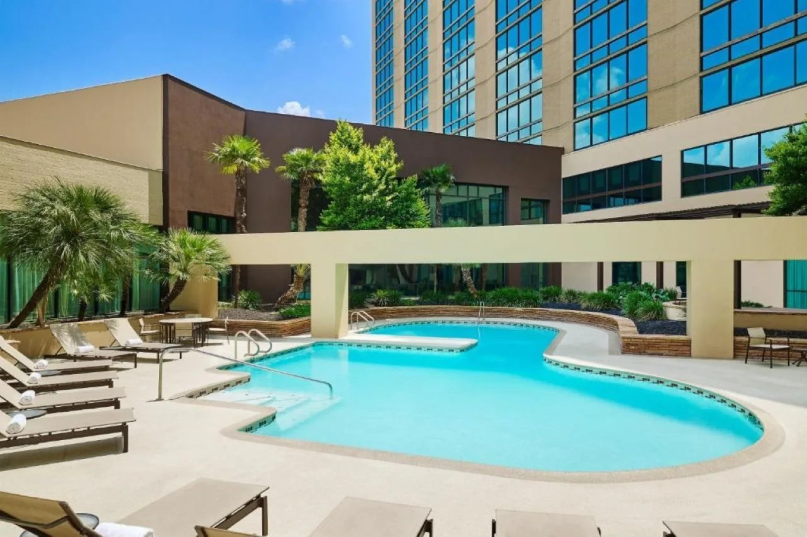 DoubleTree by Hilton San Antonio Airport
