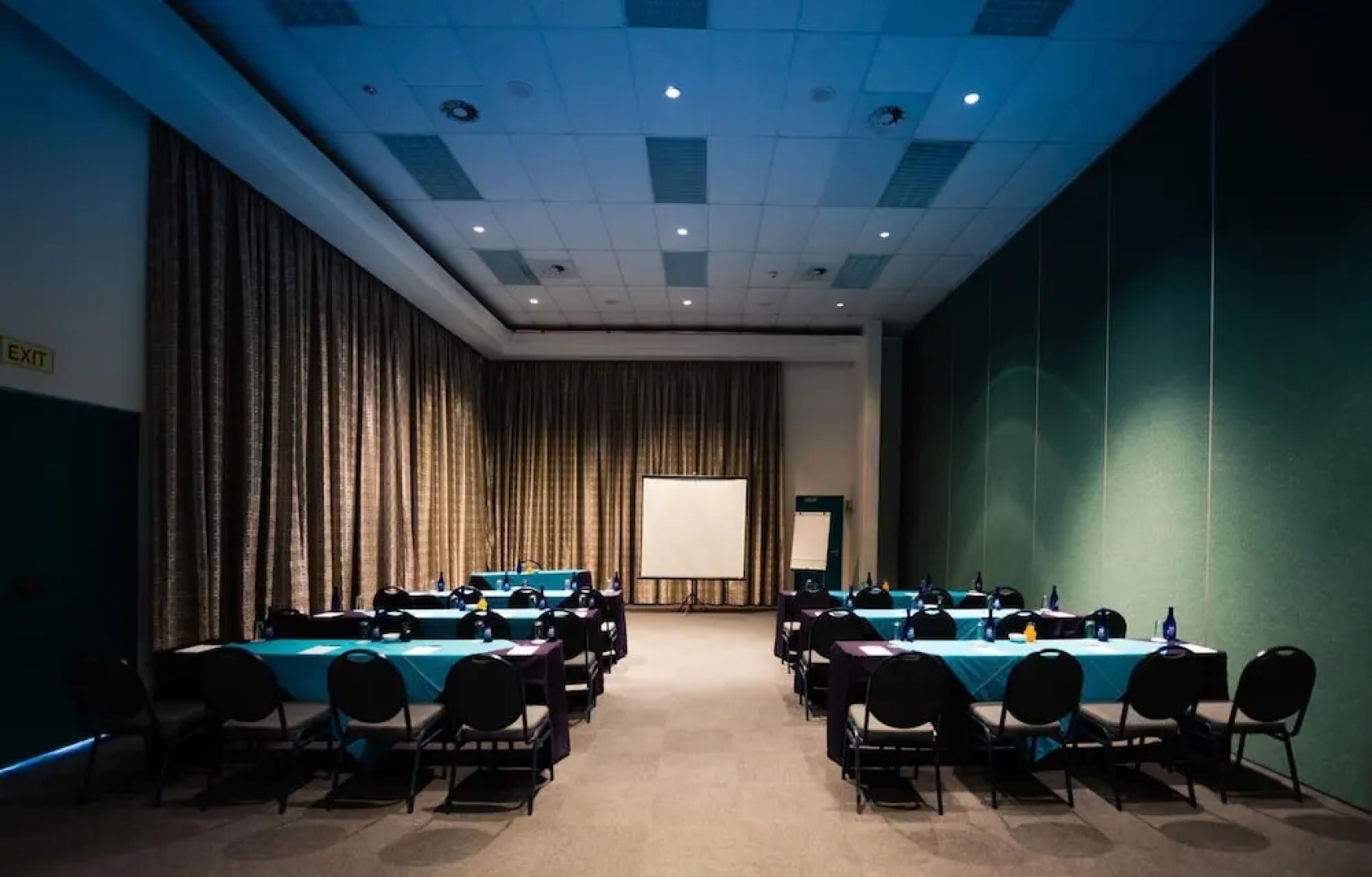 Club Mykonos Athenian Cascades