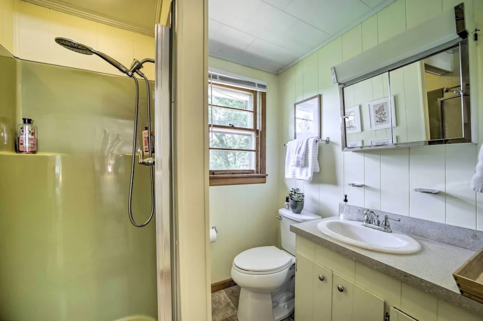 Cozy Franklin Cottage w/ Waterfront Views!
