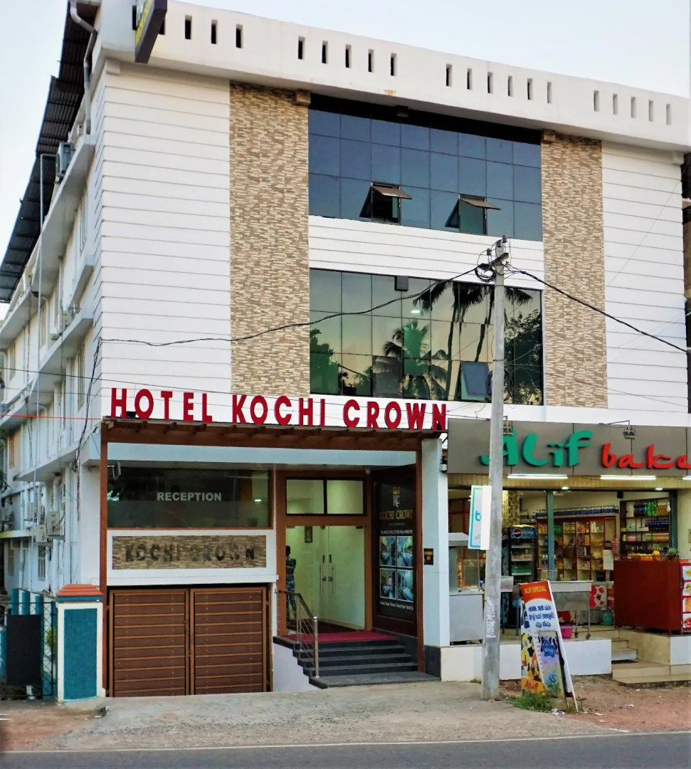 Hotel Kochi Crown