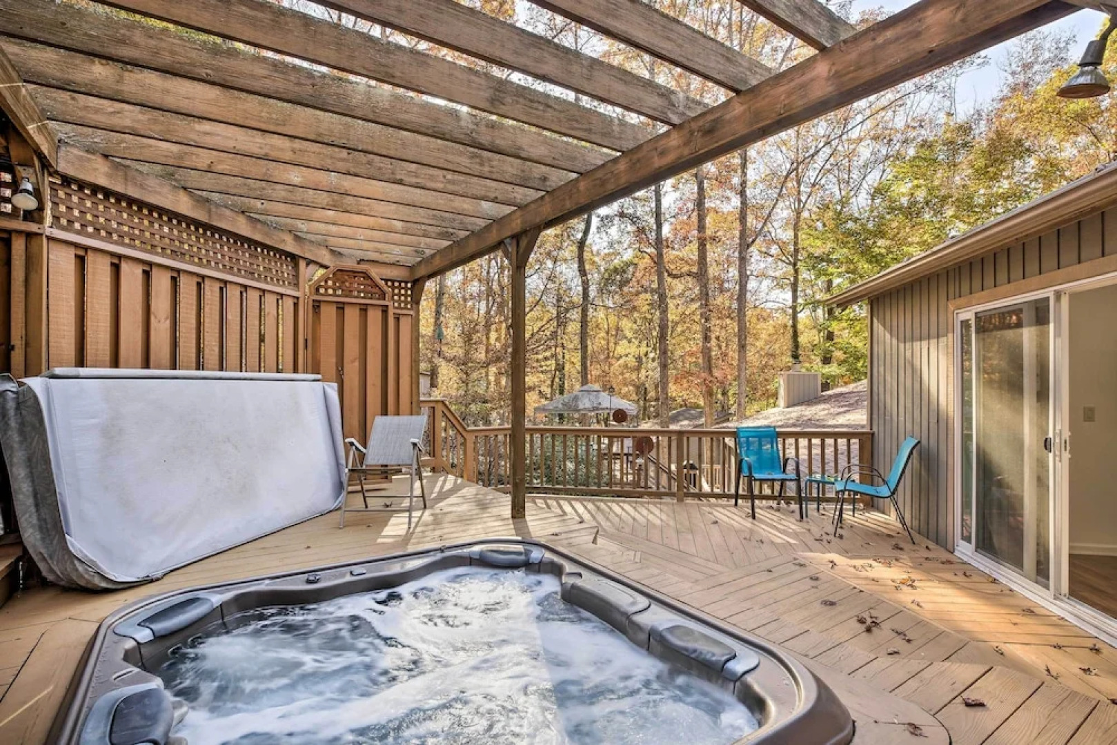 Hilltop Marietta Apt w/ Custom Design & Decor!